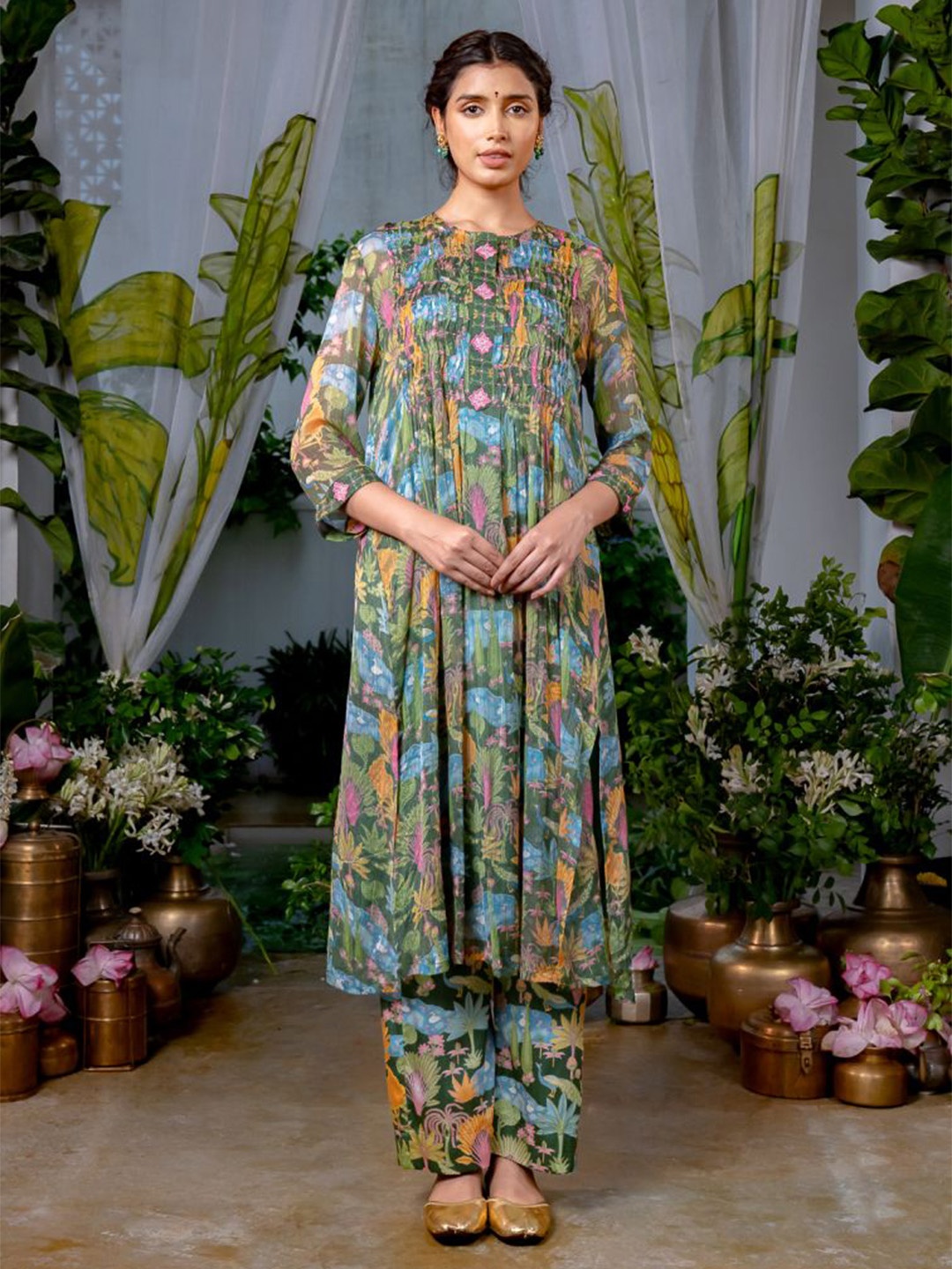 

Baise Gaba Arthy Floral Printed Beads and Stones Chiffon Straight Kurta, Green