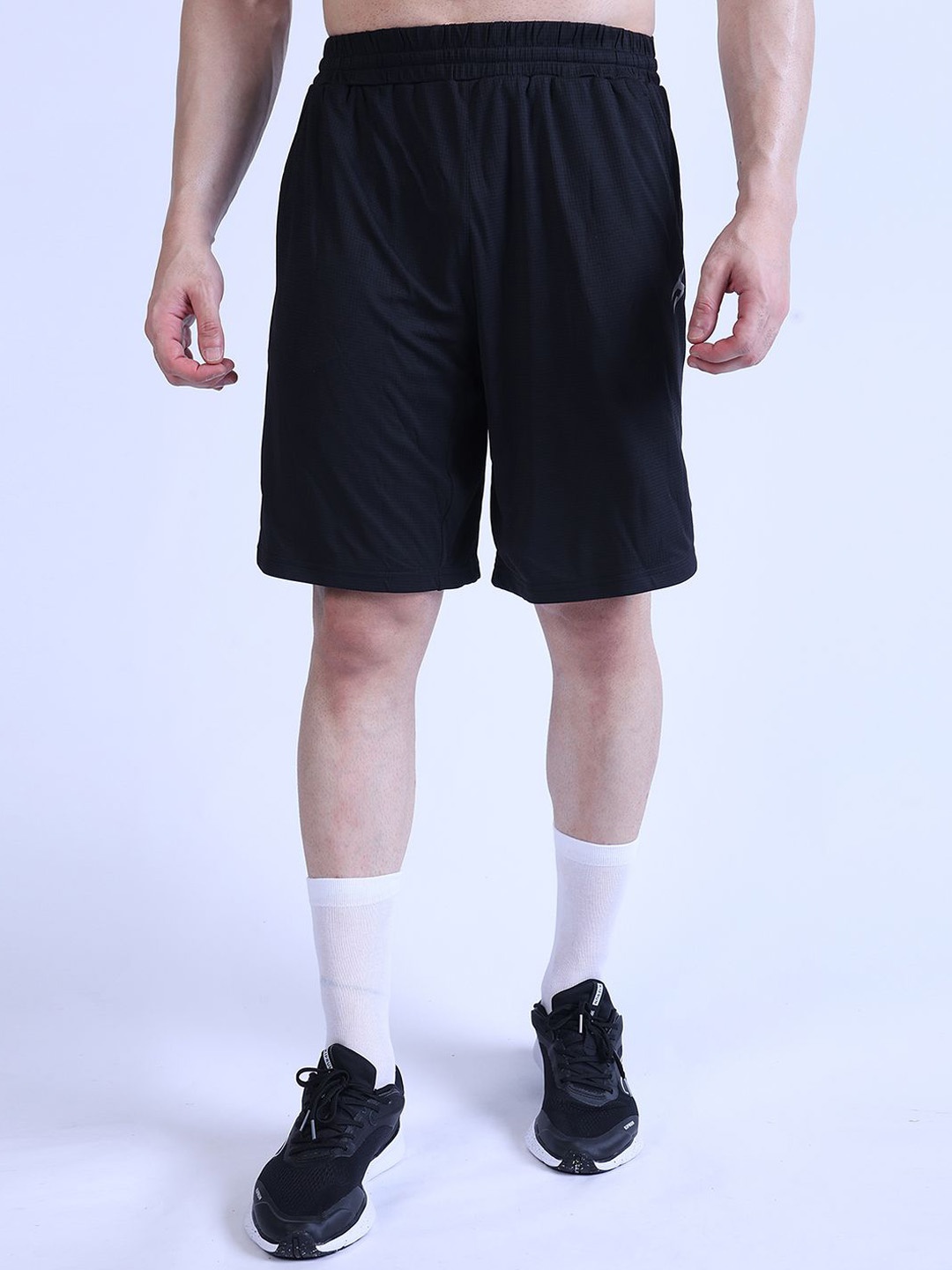 

Hardik Pandya Solid Adaptive Mid Rise Quick Dry Active Shorts, Black