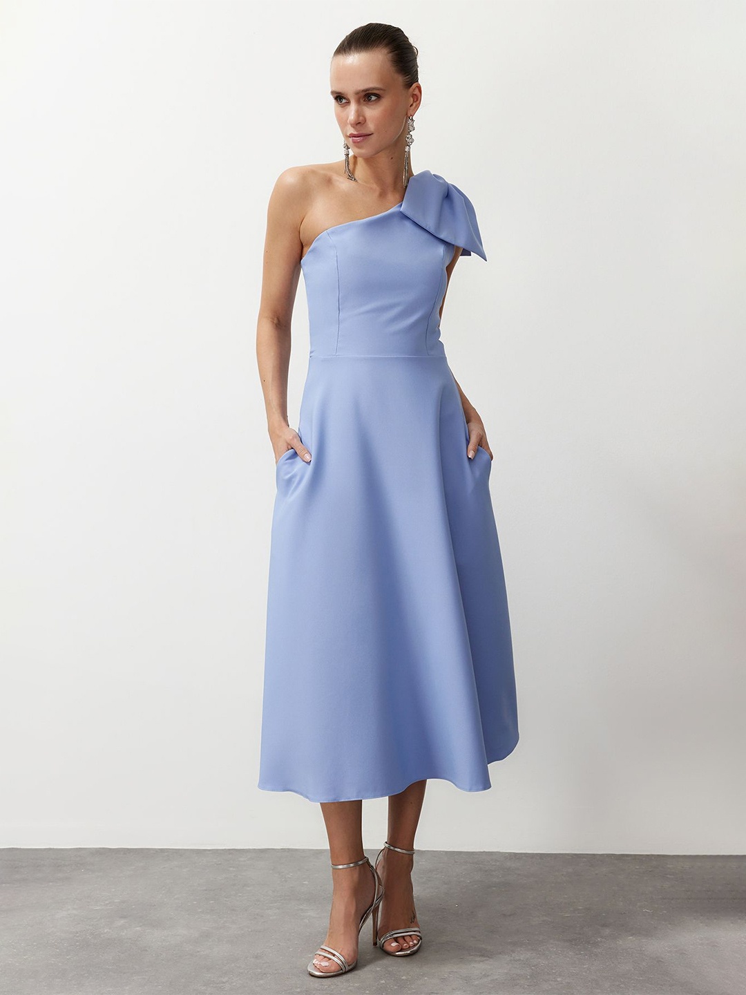 

Trendyol Fit & Flare Midi Dress, Na