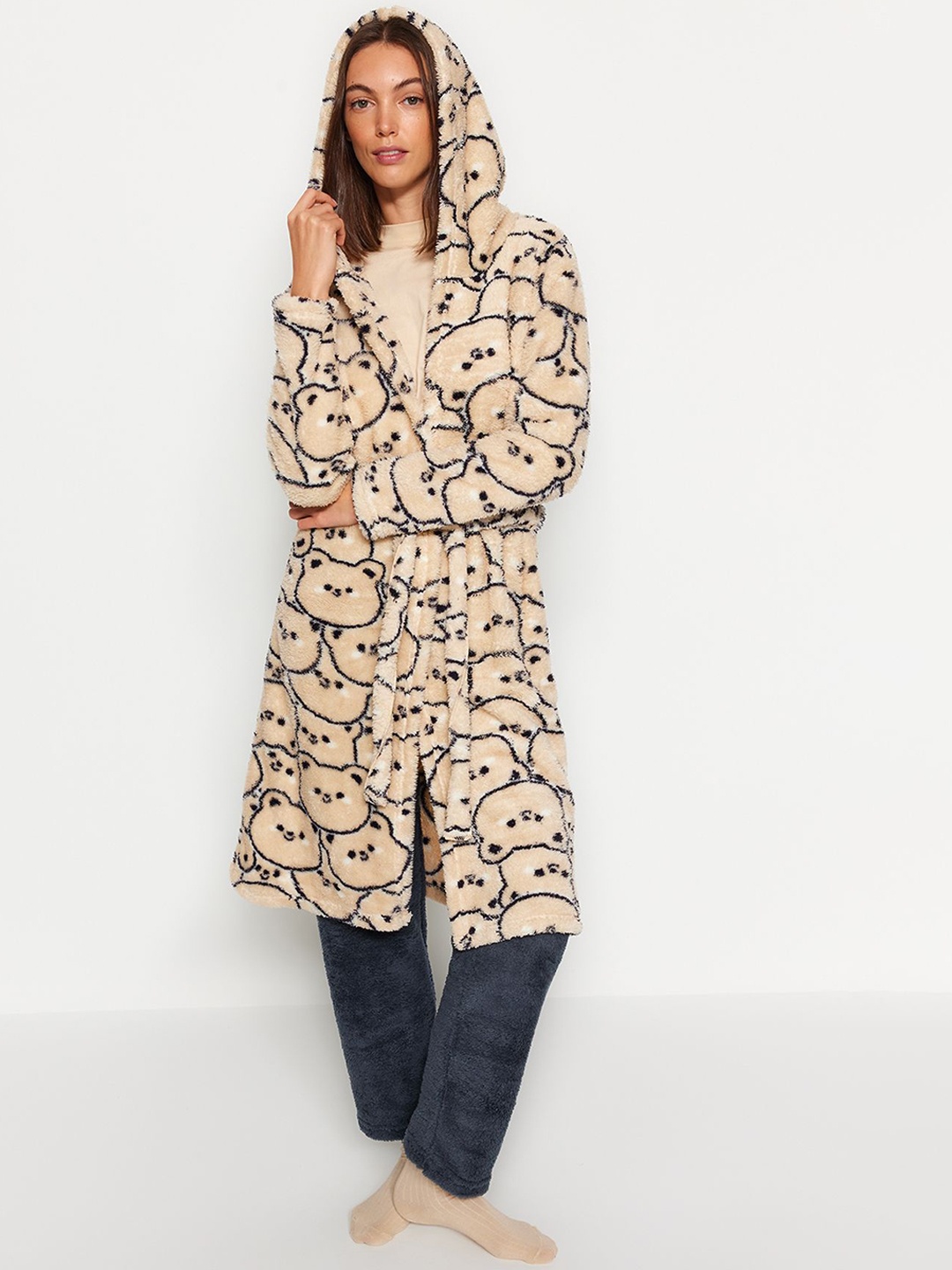 

Trendyol Women Printed Long Sleeves Hooded Robe, Cream