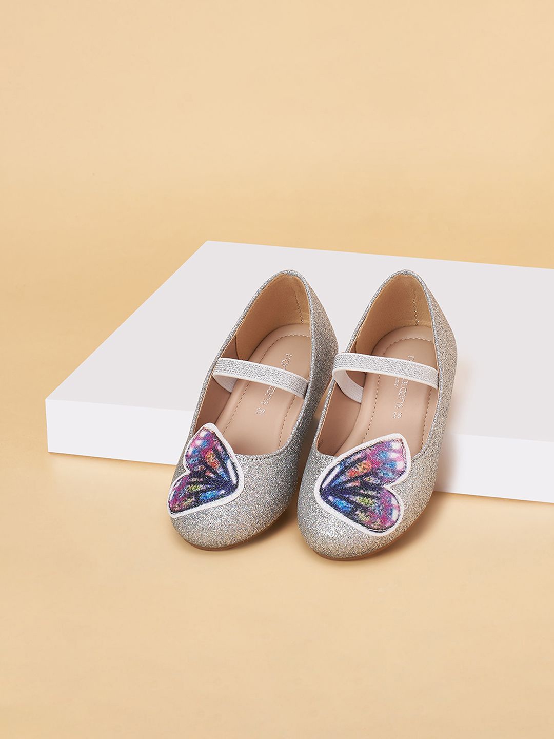 

Pantaloons Junior Girls Ballerinas Flats, Silver