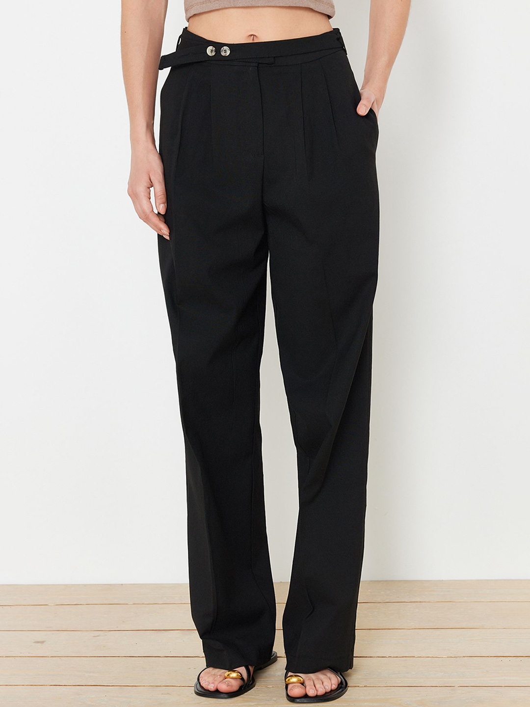 

Trendyol Women Solid Regular Fit Parallel Trousers, Na