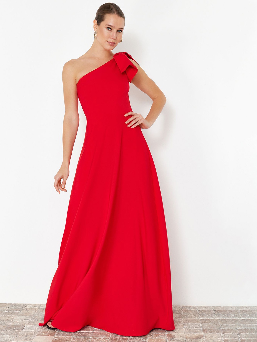 

Trendyol Solid One Shoulder Maxi Dress, Na