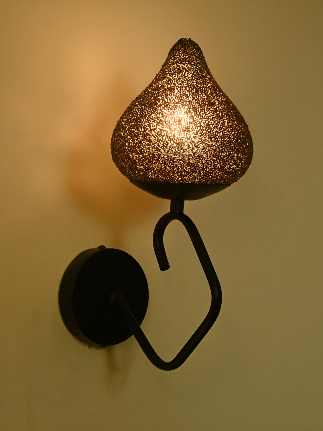 

Afast Black & Brown Glass Textured Contemporary Abstract Shaped Wall Lamp
