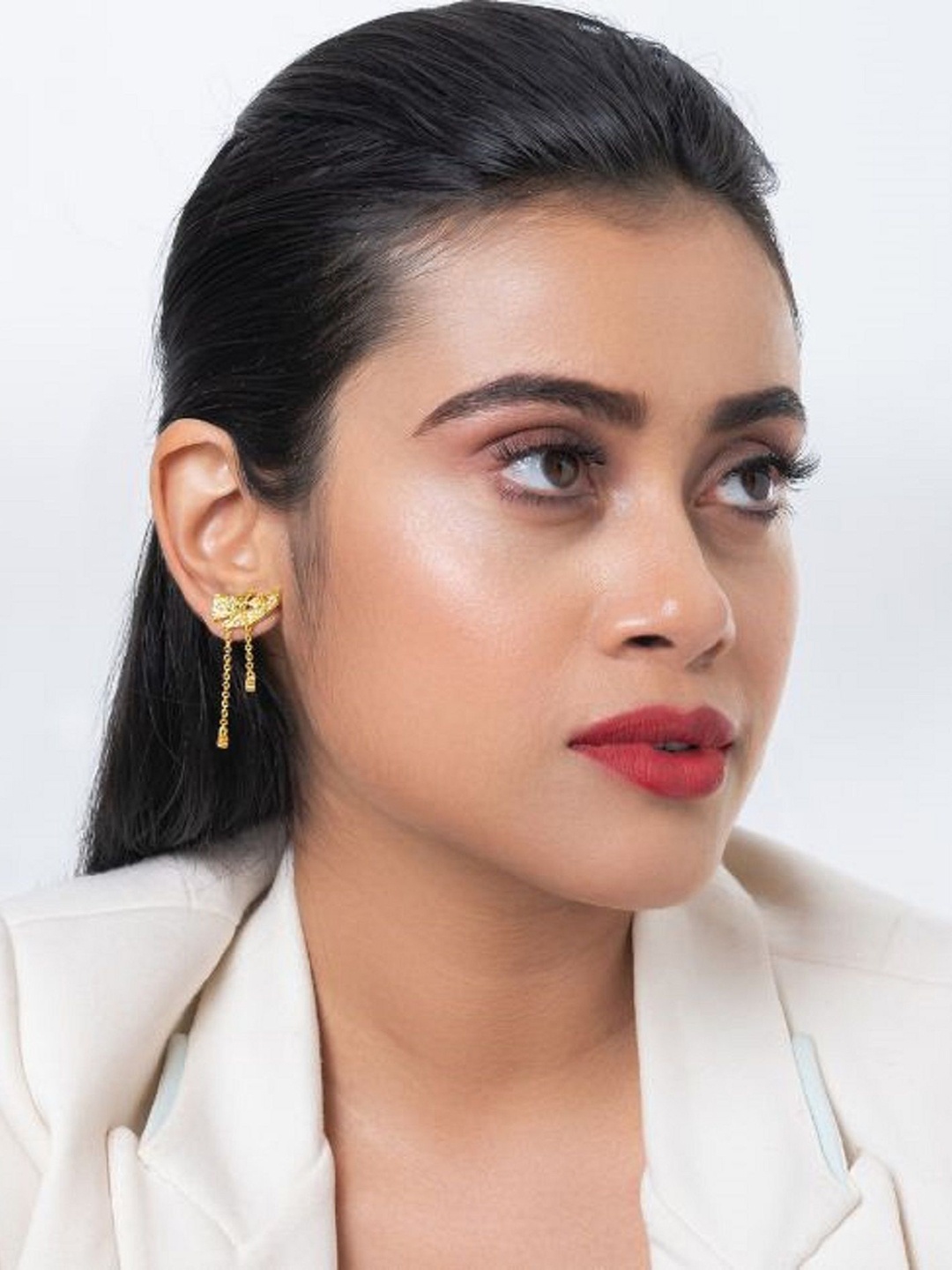 

PUTSTYLE Ginkgo Gold-Plated Crystals Studded Leaf Shaped Studs