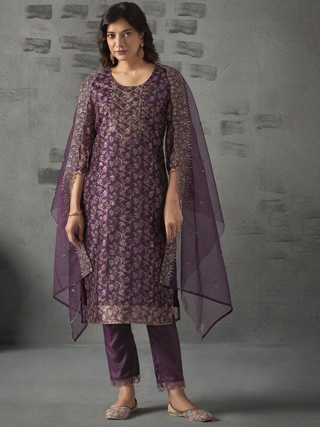 

Anouk Floral Embroidered Sequinned Work Straight Kurta With Trousers & Dupatta, Purple