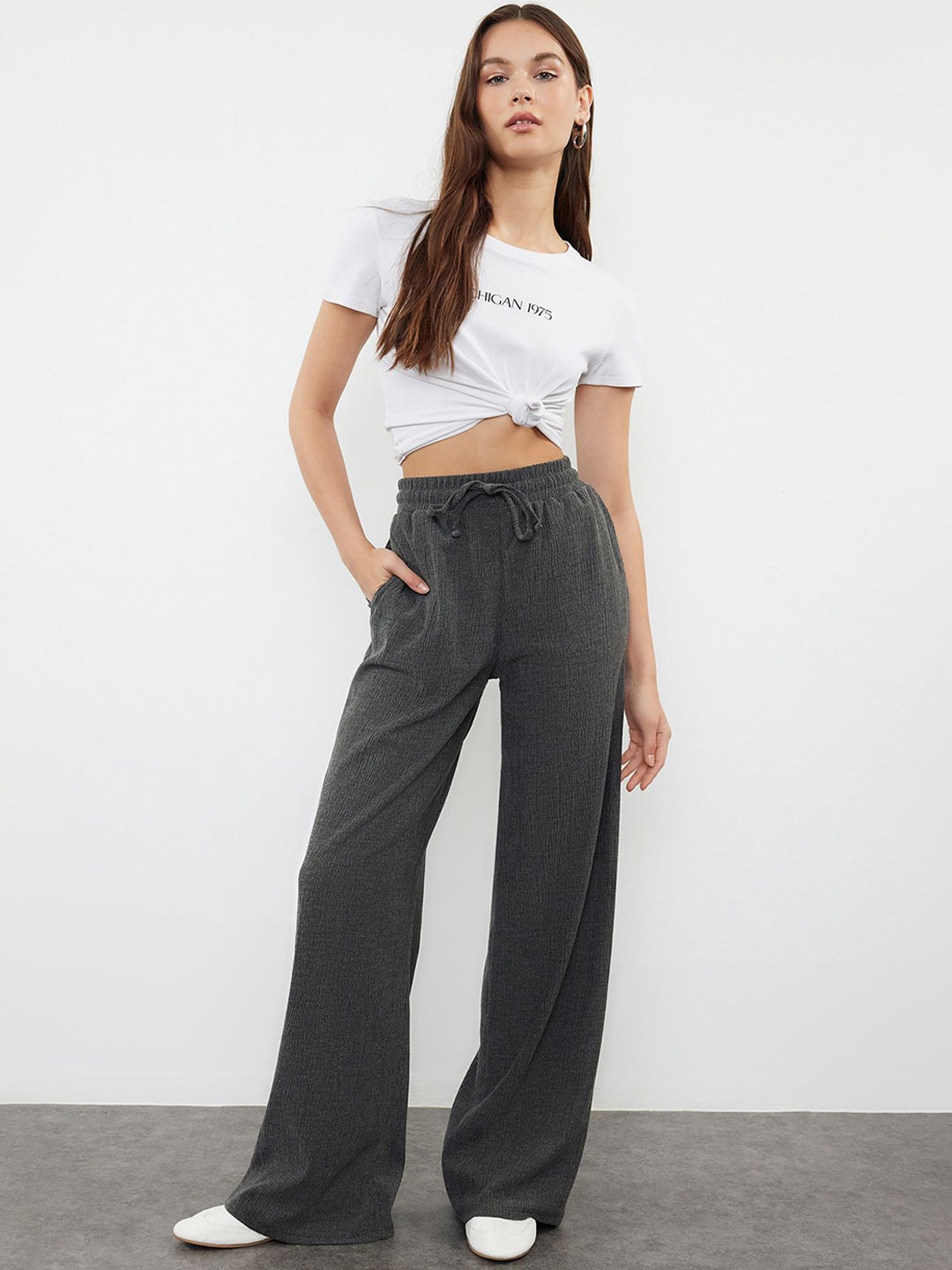 

Trendyol Women Loose Fit Parallel Trousers, Grey
