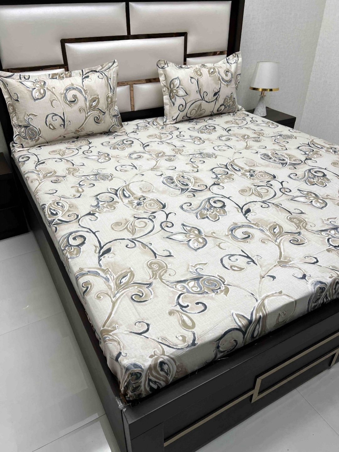 

Pure Decor Royal Velar Black Printed 380 TC King Cotton Bedsheet with 2 Pillow Covers, Beige