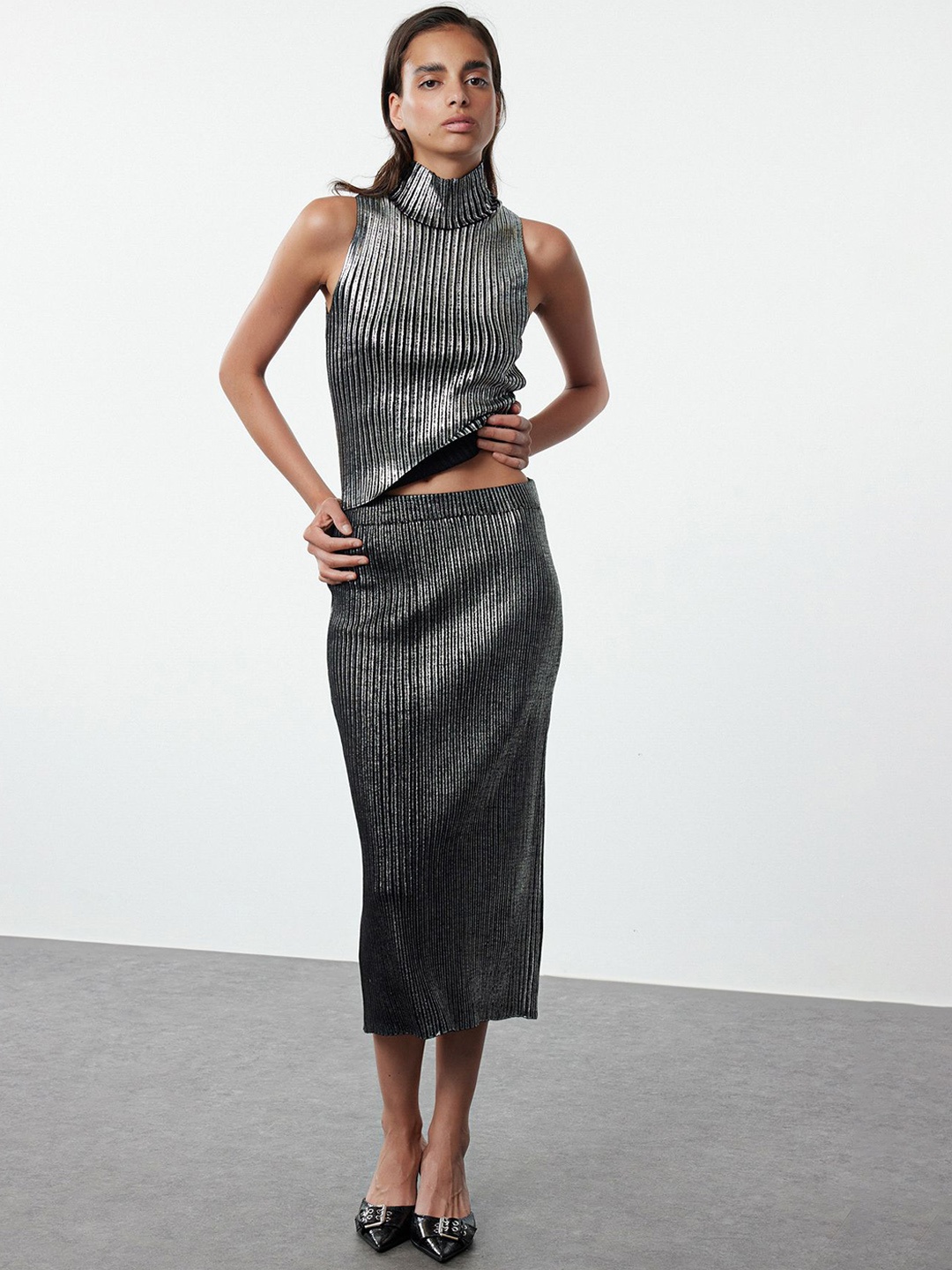 

Trendyol Striped High Neck Acrylic Top & Skirt, Grey