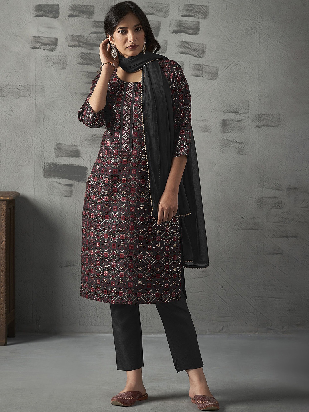 

Anouk Black Floral Printed Thread Work Straight Kurta with Trousers & Dupatta