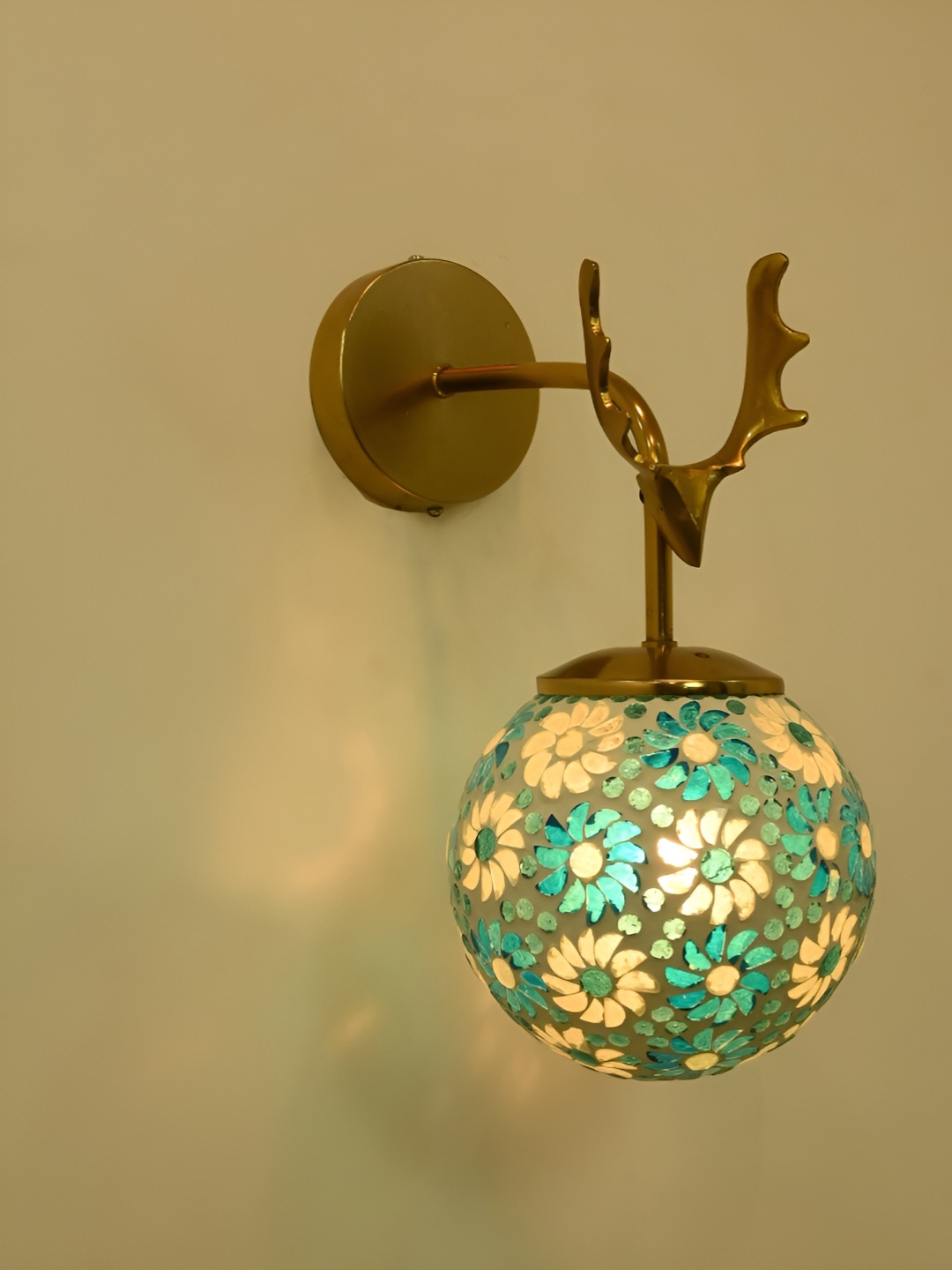 

Afast Blue Glass Traditional Spherical Shaped Wall Lamp