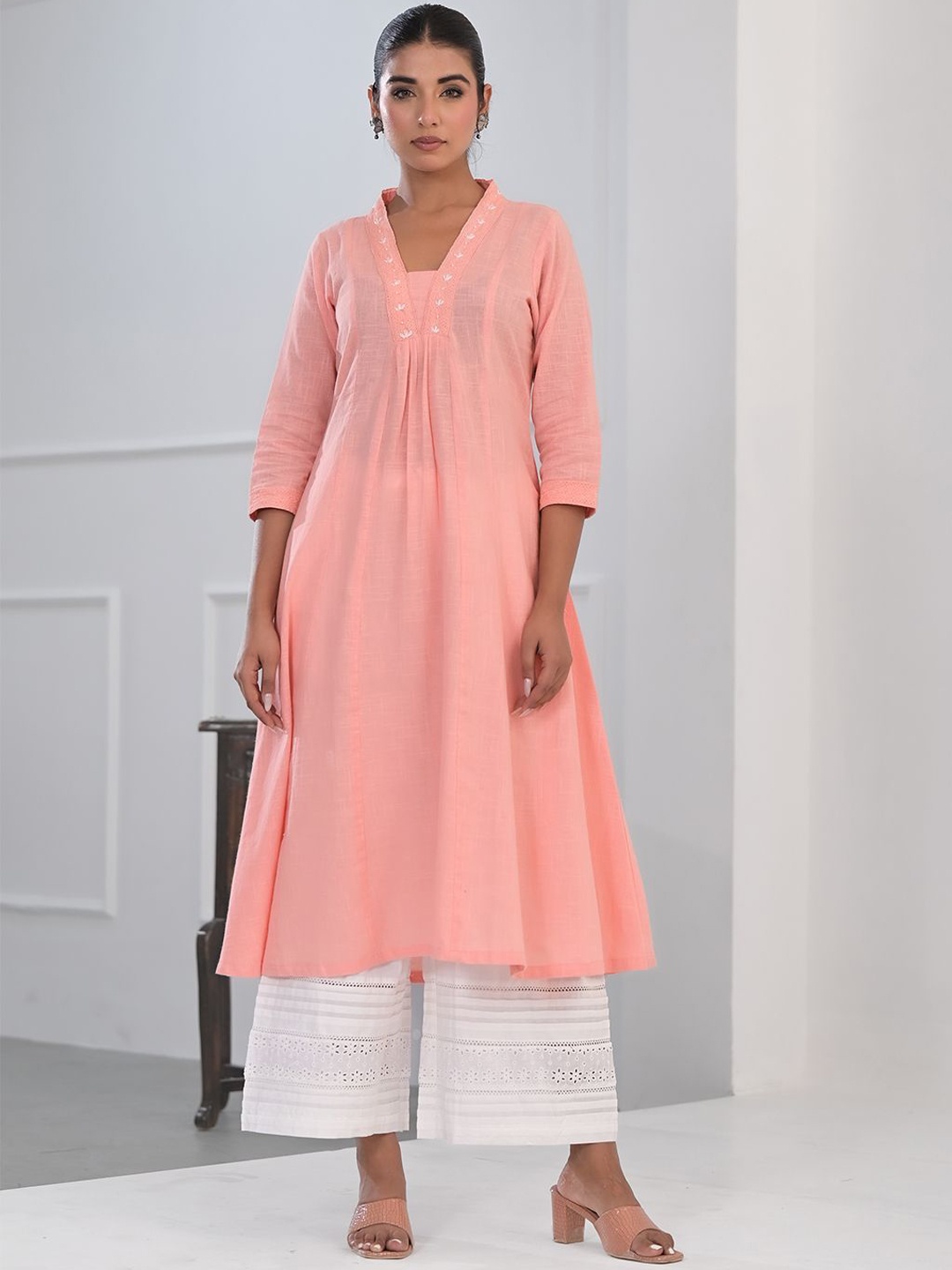 

ARAVALII V-Neck Thread Work Cotton A-Line Kurta, Peach