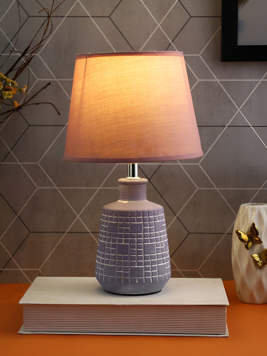 

TAYHAA Grey & Pink Textured Ceramic Contemporary Frusturical Shaped Table Lamp