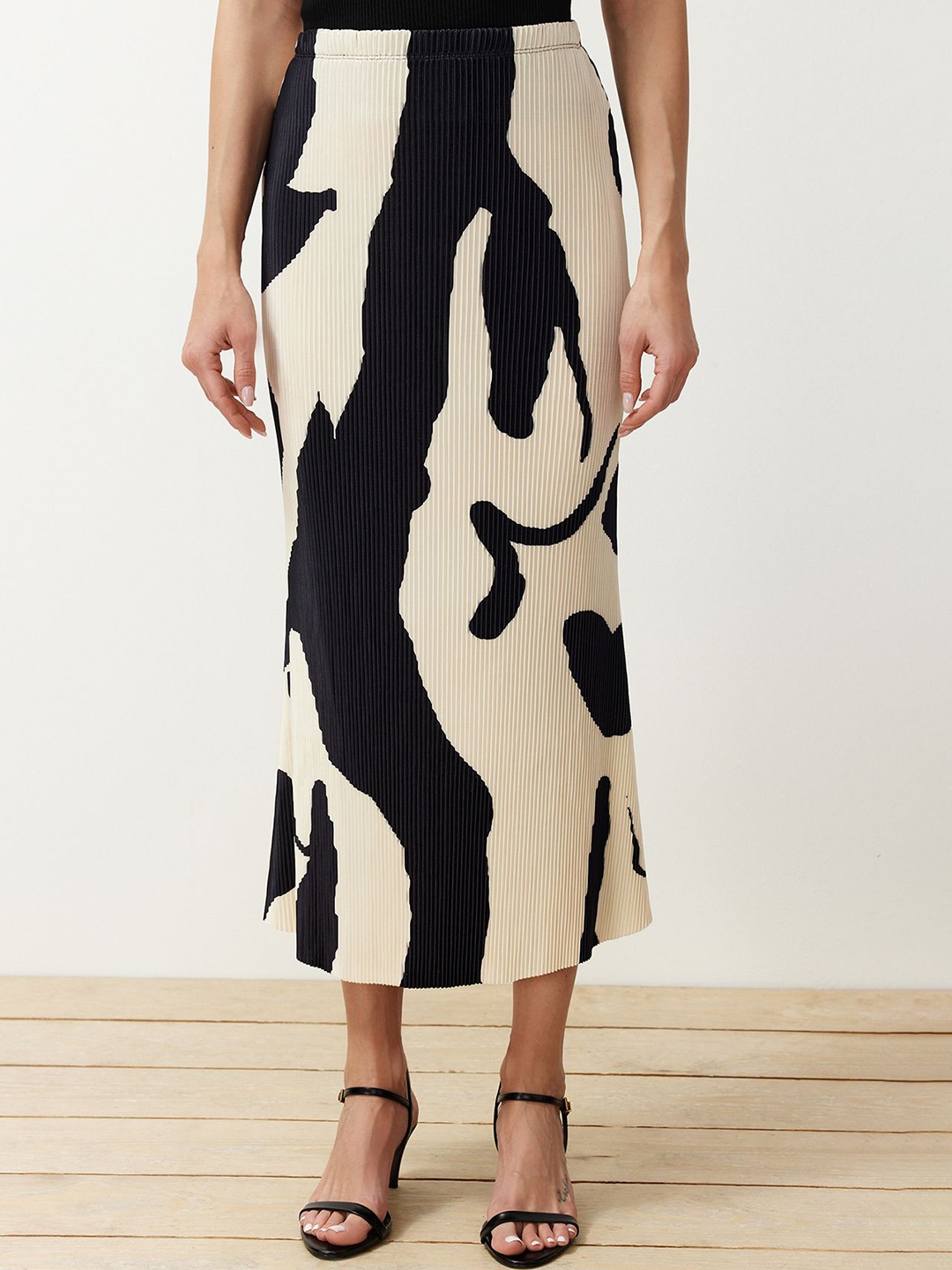 

Trendyol Abstract Pencil Maxi Skirt, Off white