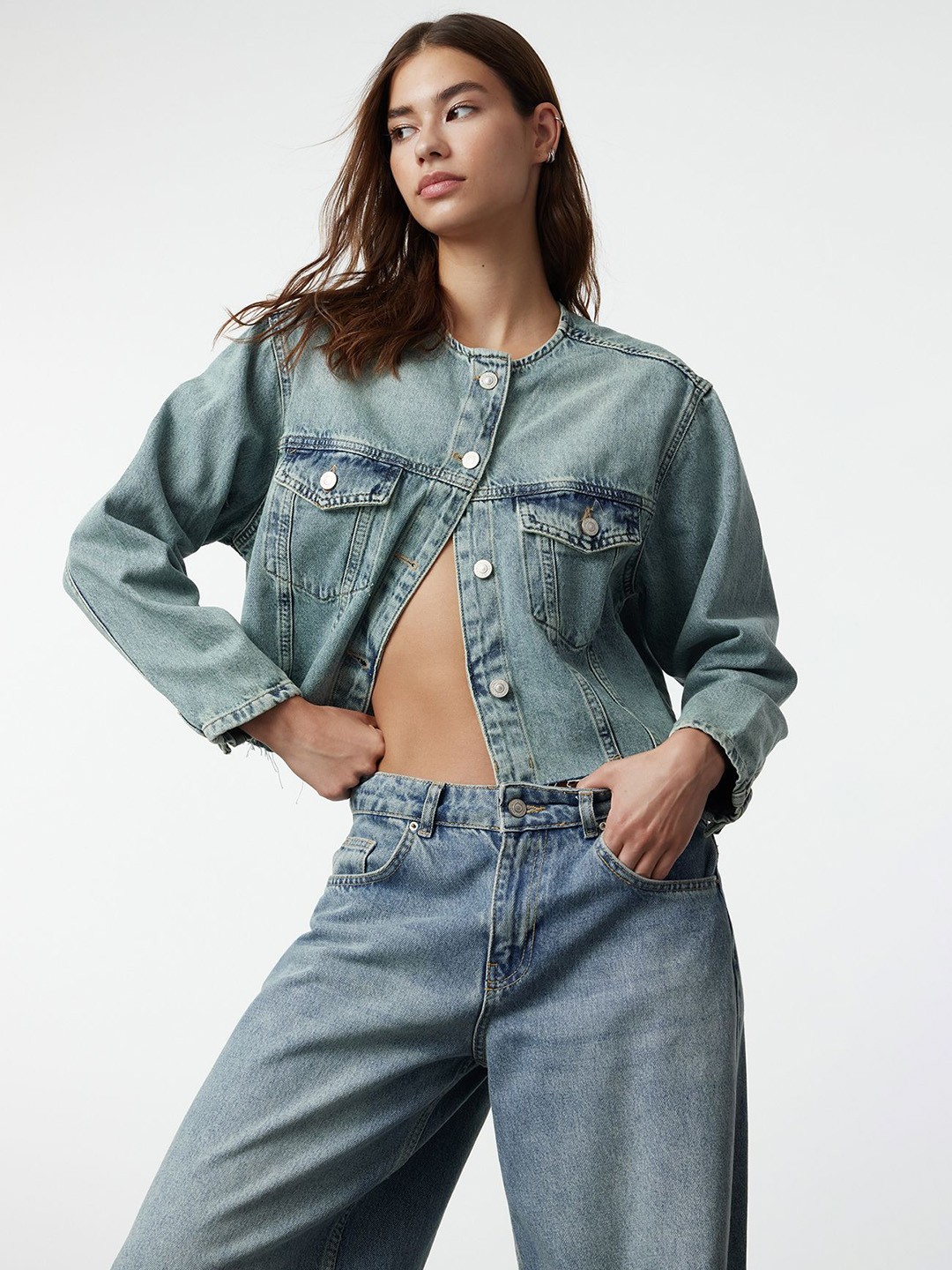 

Trendyol Women Washed Crop Denim Jacket Embroidered, Na