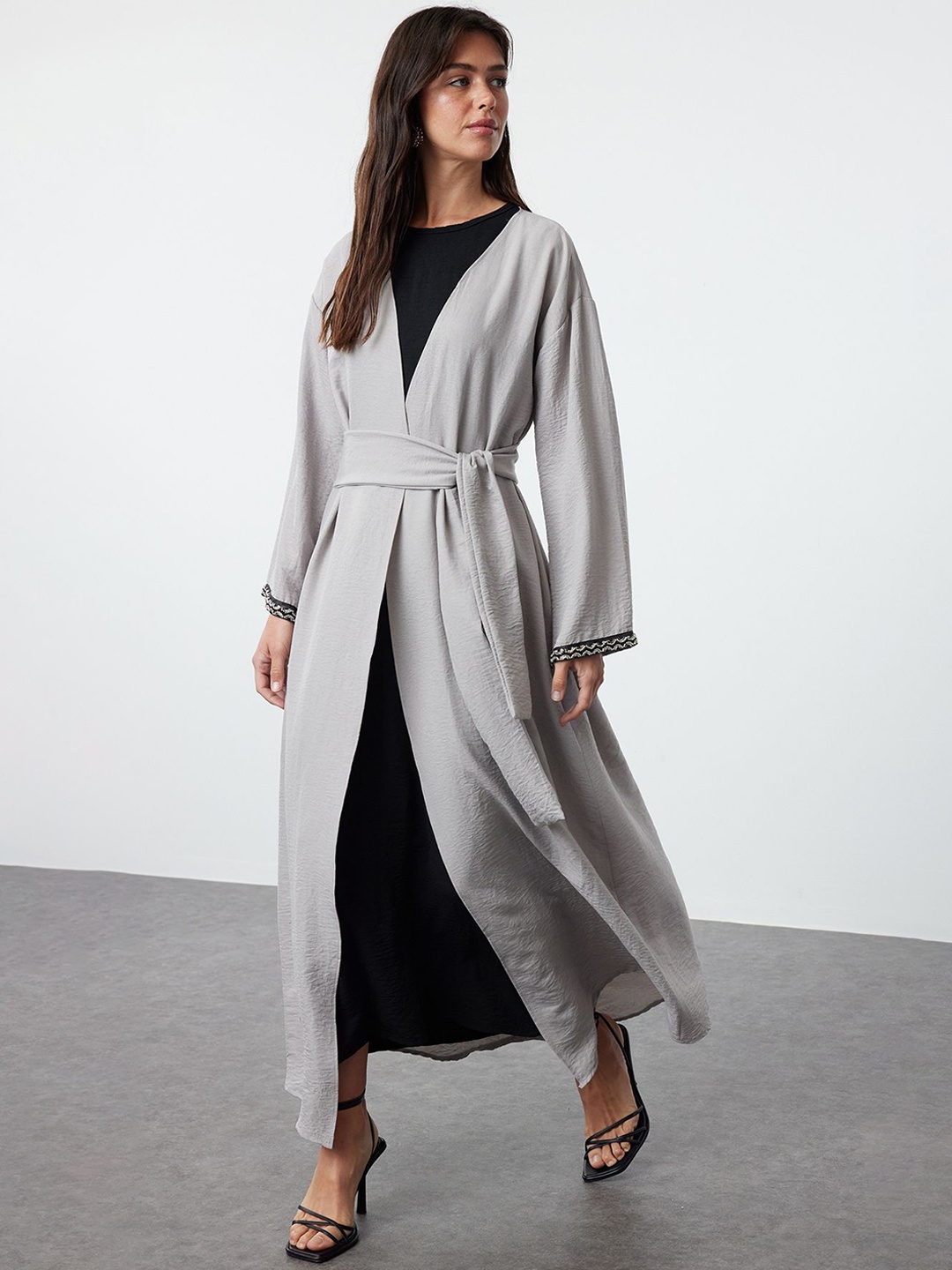 

Trendyol Long Sleeves Longline Tie-Up Shrug, Grey