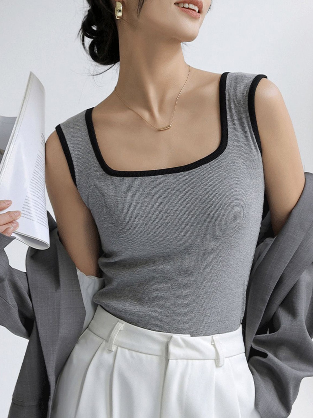 

LULU & SKY Top, Grey