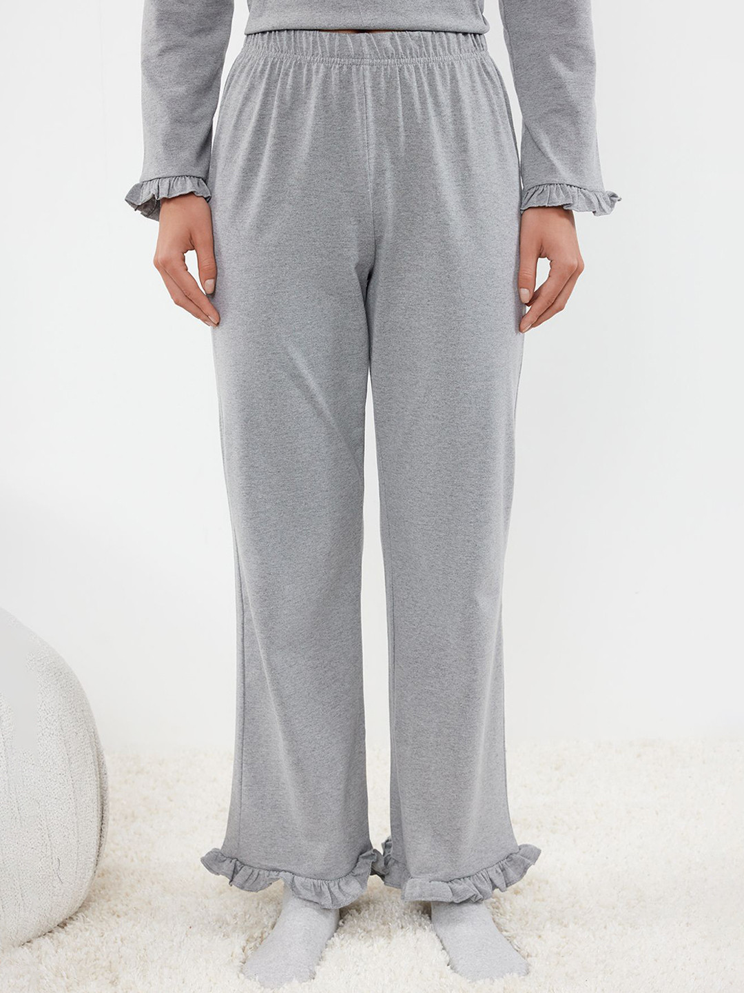 

Trendyol Women Round Neck Solid Night suit, Grey