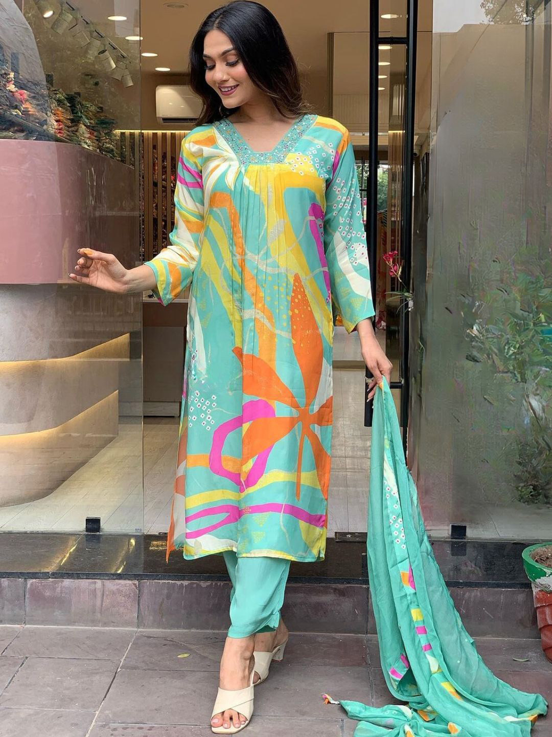 

CaniBani Abstract Printed Beads and Stones V-Neck Silk Crepe Kurta with Trouser & Dupatta, Sea green