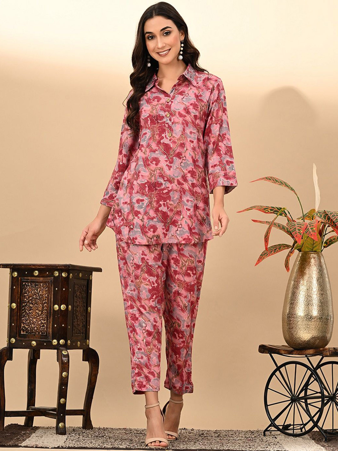 

RAJPUTANA CAMISA Printed Embroidered Shirt Collar Tunic With Trousers, Pink