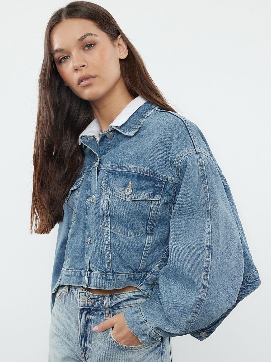 

Trendyol Women Washed Crop Denim Jacket, Na
