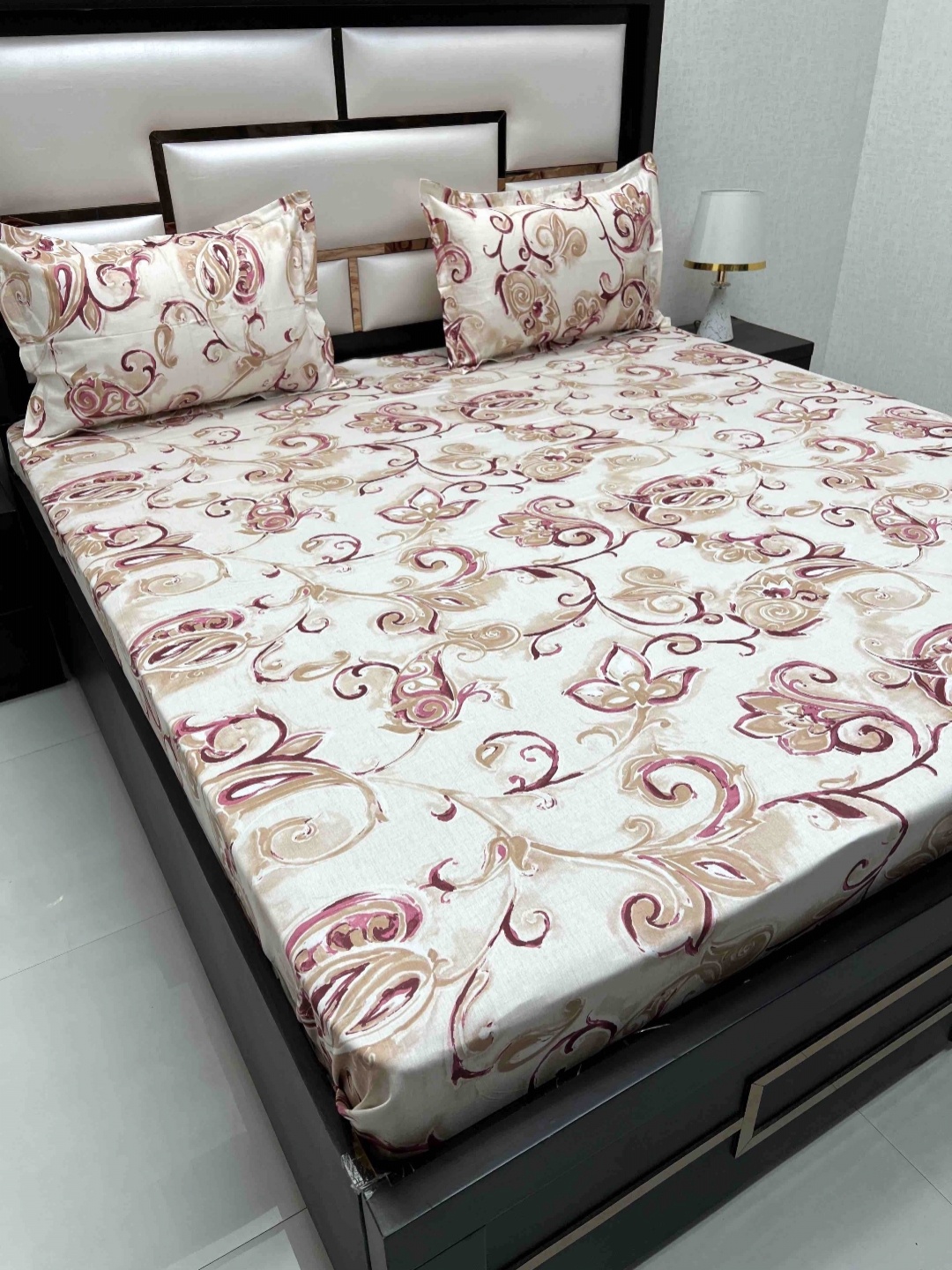 

Pure Decor Royal Velar White Ethnic Motifs 400 TC King Bedsheet with 2 Pillow Covers