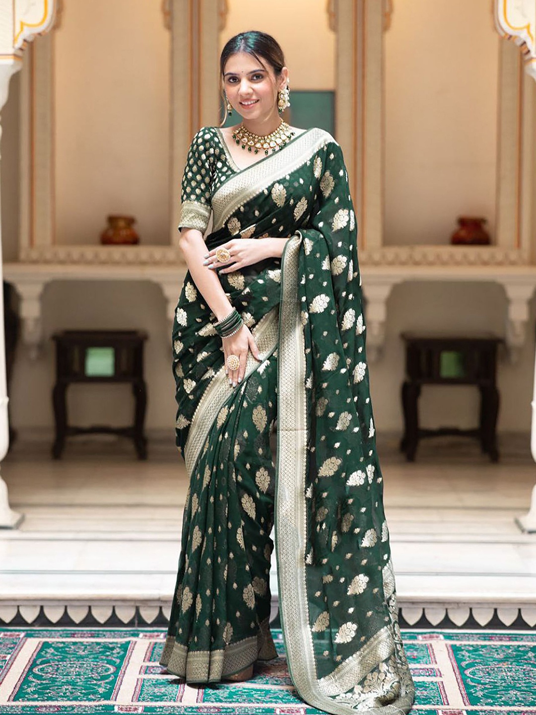 

Aldwych Ethnic Motifs Woven Design Zari Banarasi Saree, Green