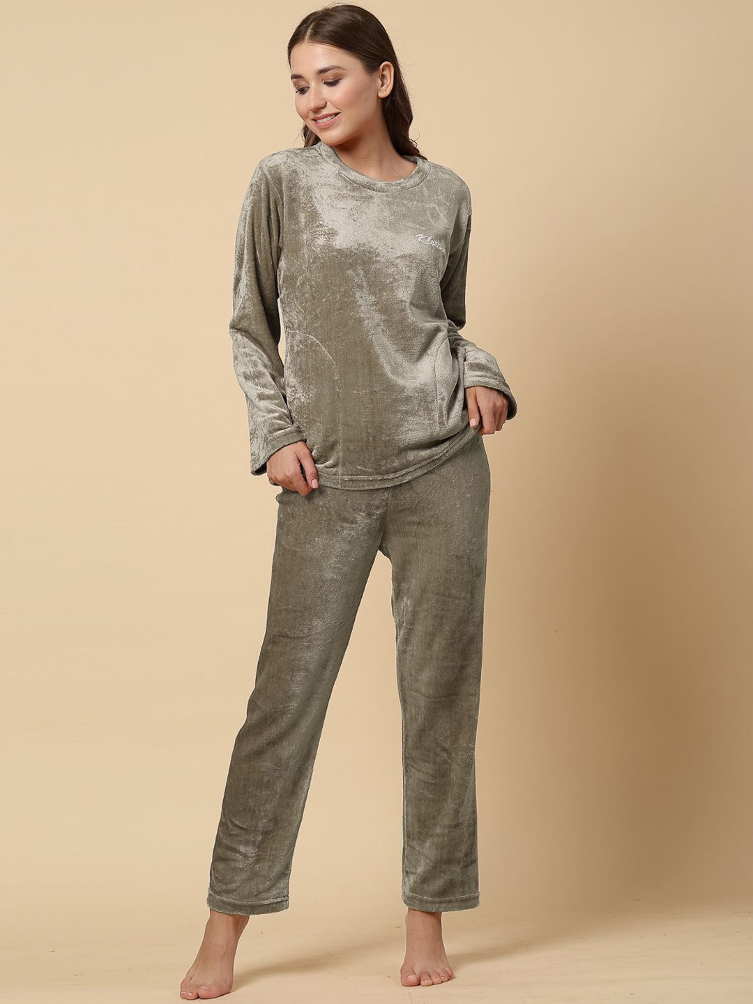 

KLOTTHE Women Solid Woolen Night Suit, Beige