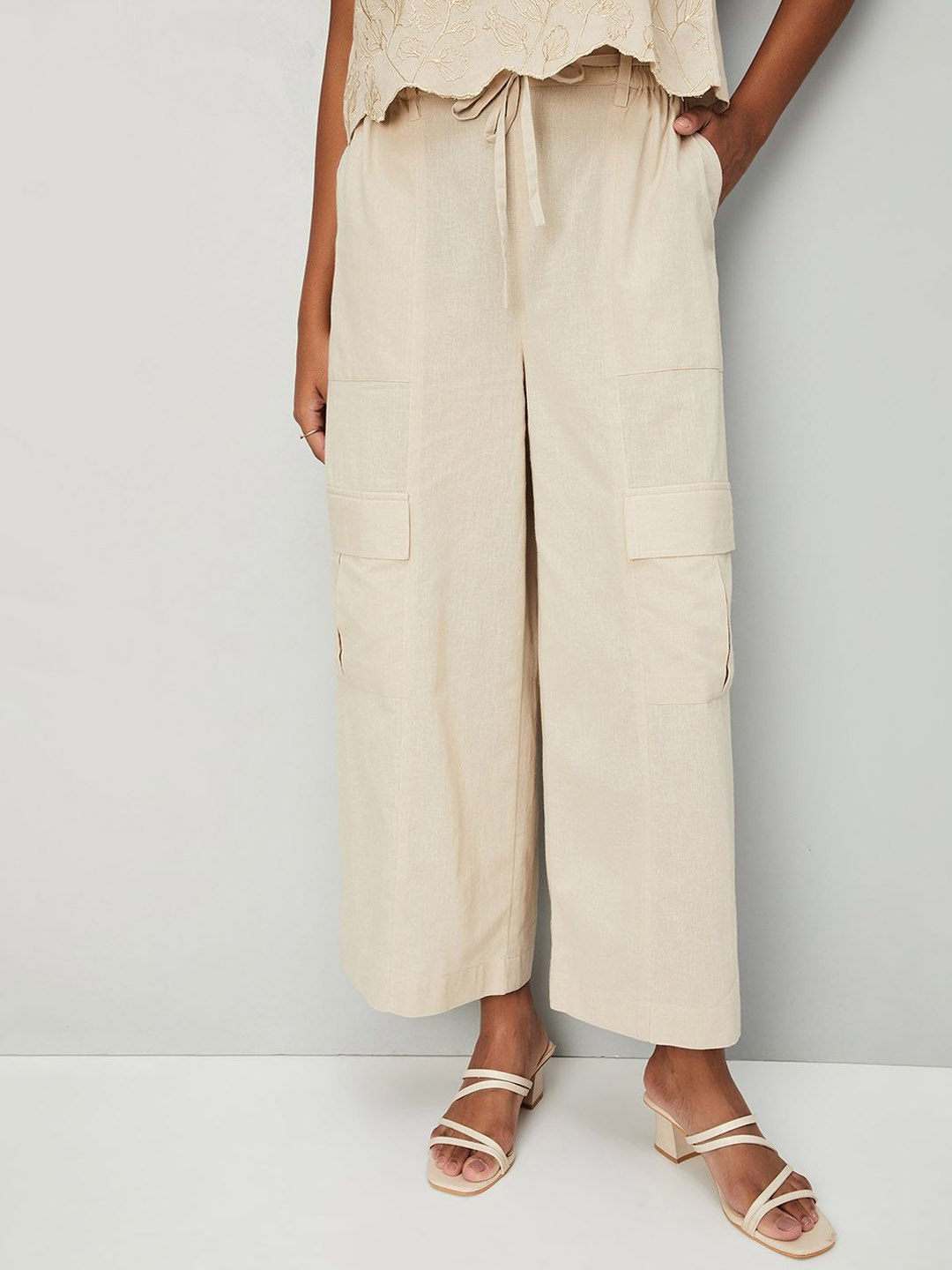 

Kalki x Max Women Solid Cargo Trousers, Beige