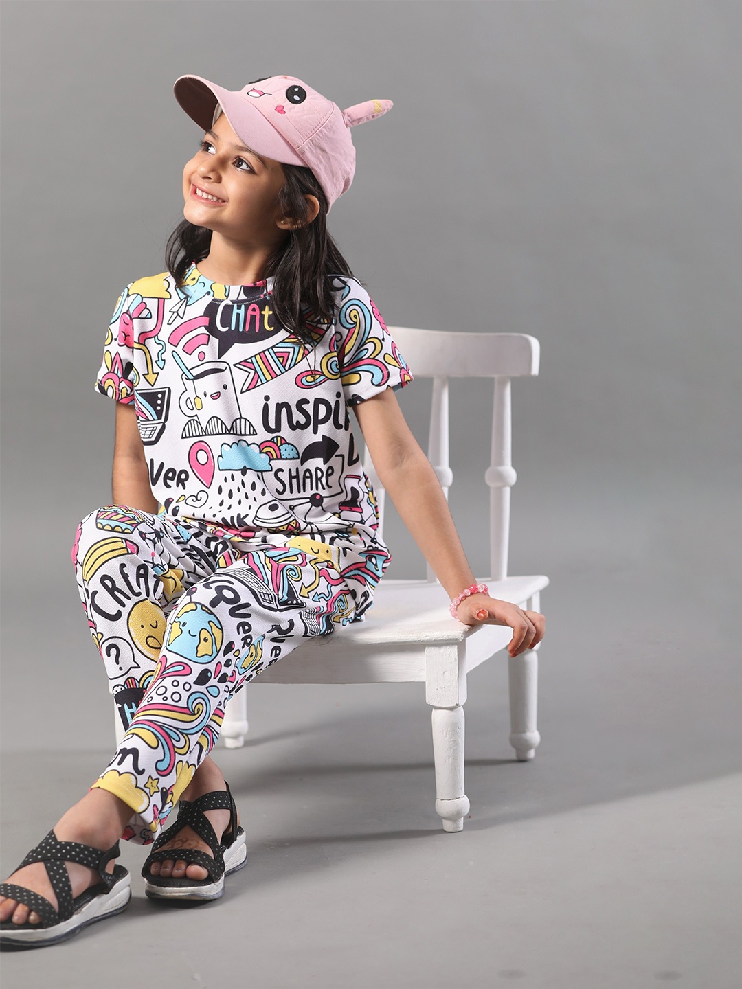 

Emblica Kids Printed Round Neck T-shirt With Trousers, White