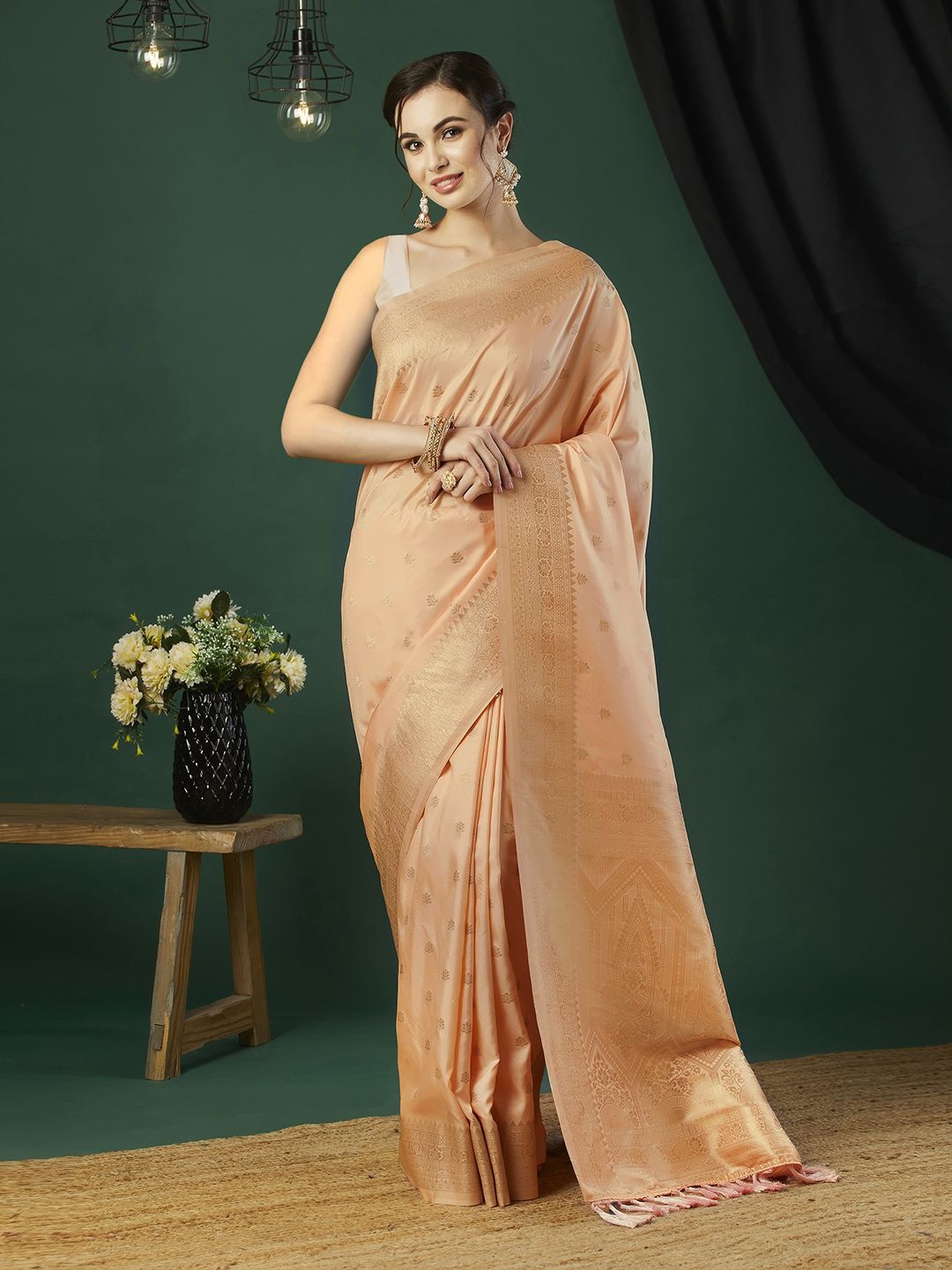 

KAYOMMI Woven Design Zari Pure Silk Banarasi Saree, Peach