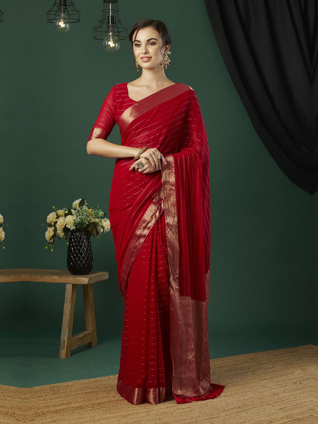 

KAYOMMI Striped Zari Pure Chiffon Saree, Red