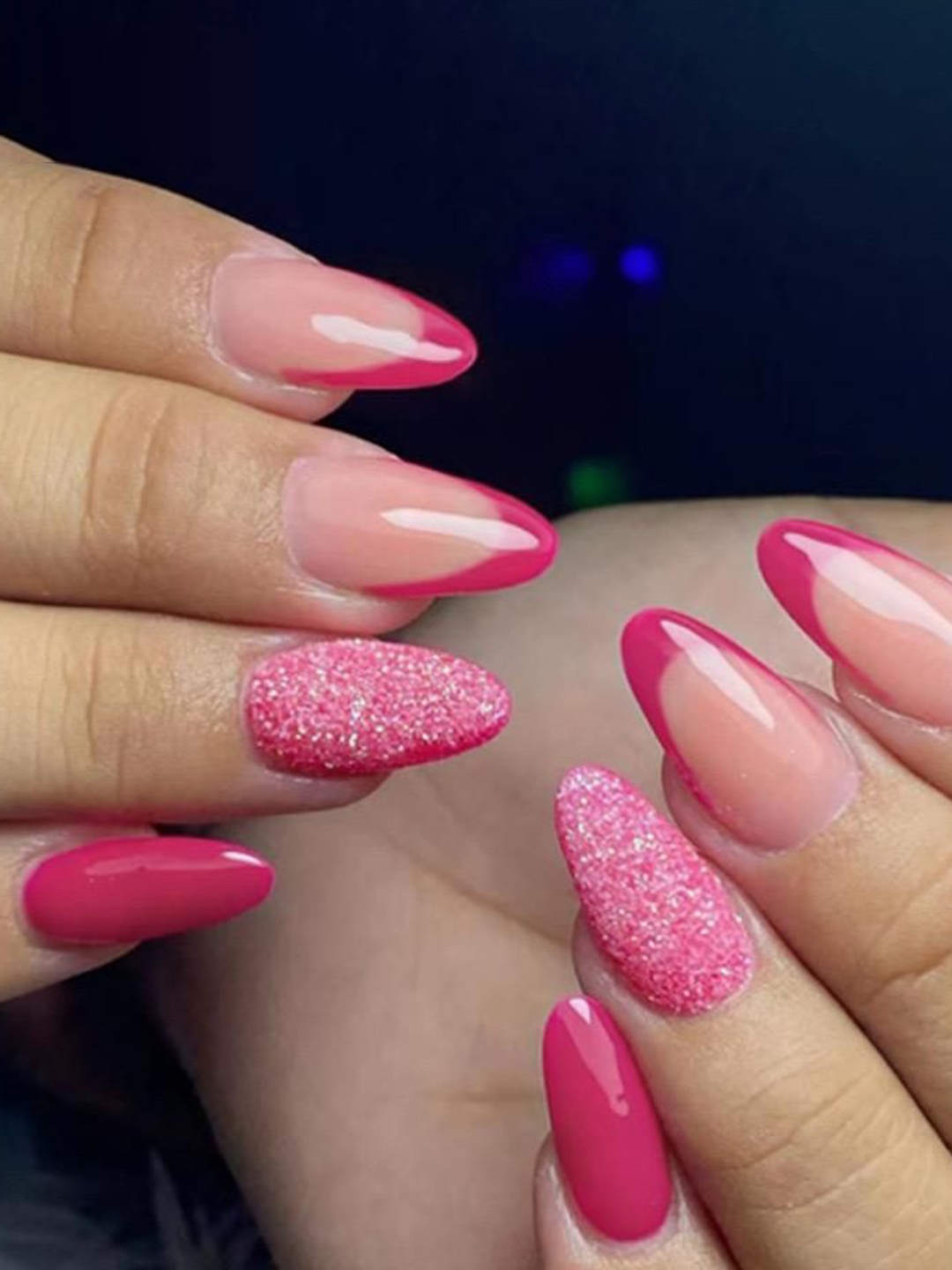 

The Pink Truck Set of 24 Artificial Reusable Nails With Glitter Design