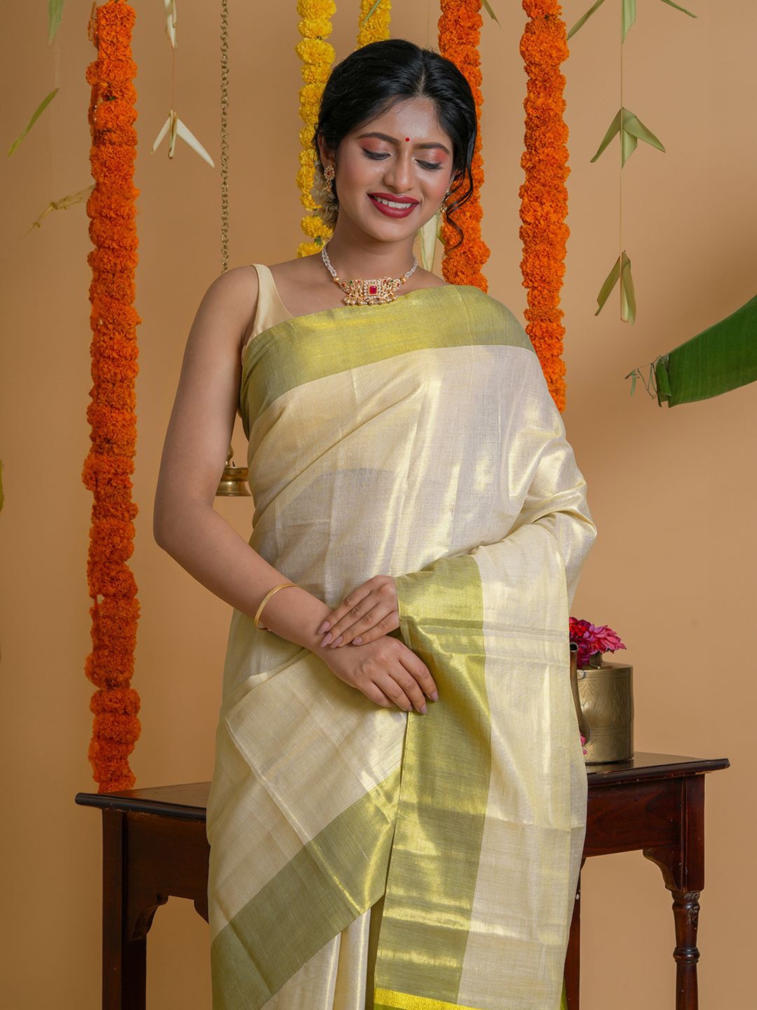 

TEEJH Traditional Solid Tissue Kasavu Saree, Green