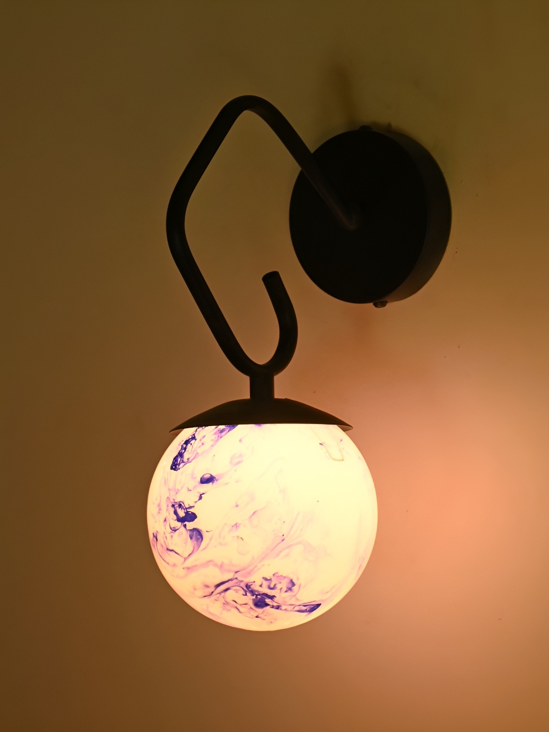 

Afast Blue & White Abstract Printed Glass Contemporary Spherical Shaped Wall Lamp