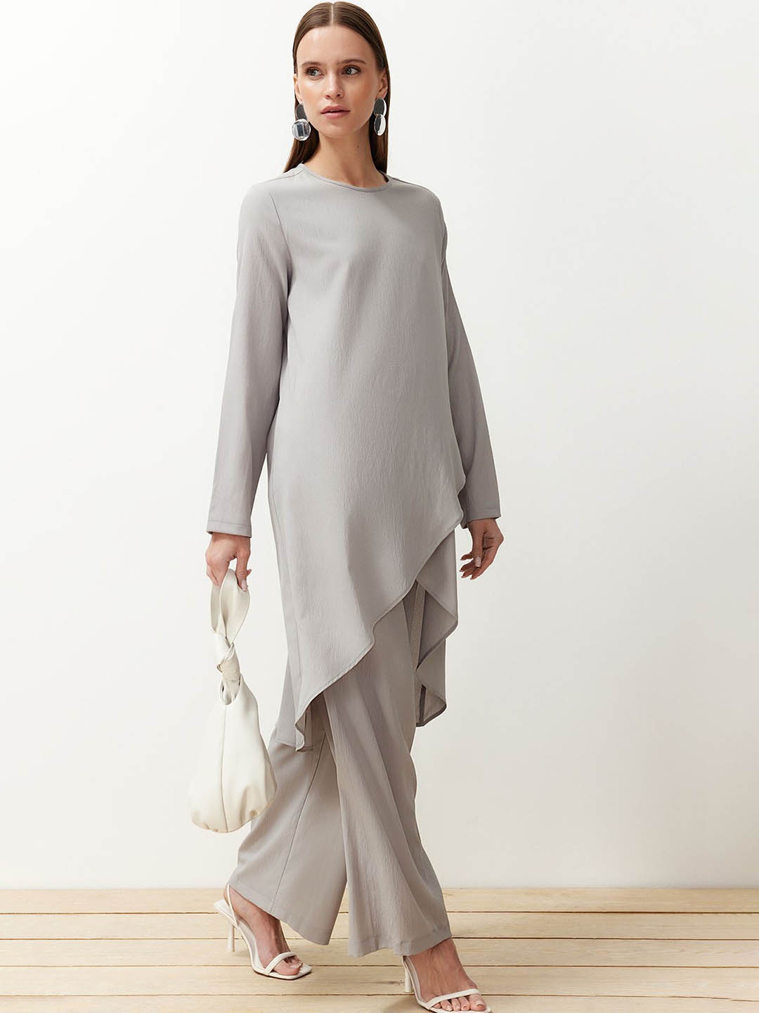 

Trendyol Round Neck Long Sleeves Top With Trousers, Grey