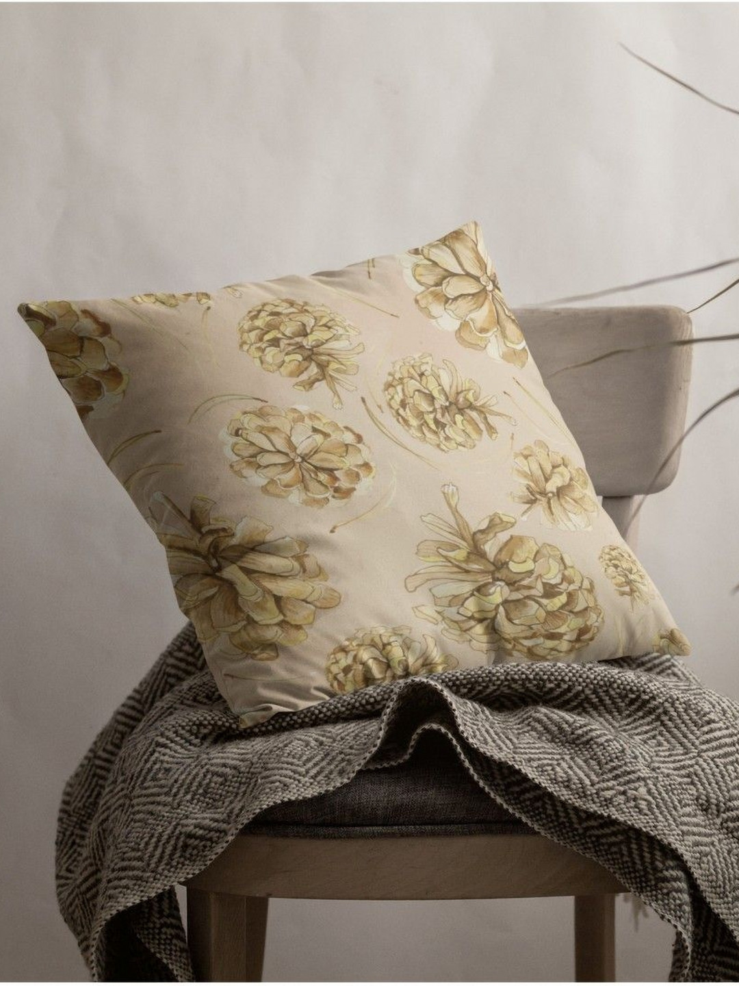 

THEYAYACAFE Beige & White Floral Square Cushion Covers