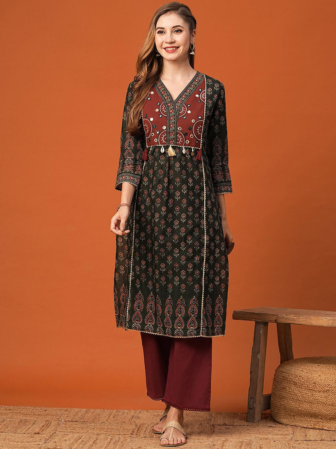 

FASHOR Ethnic Motifs Printed Thread Work Cotton Straight Kurta, Green