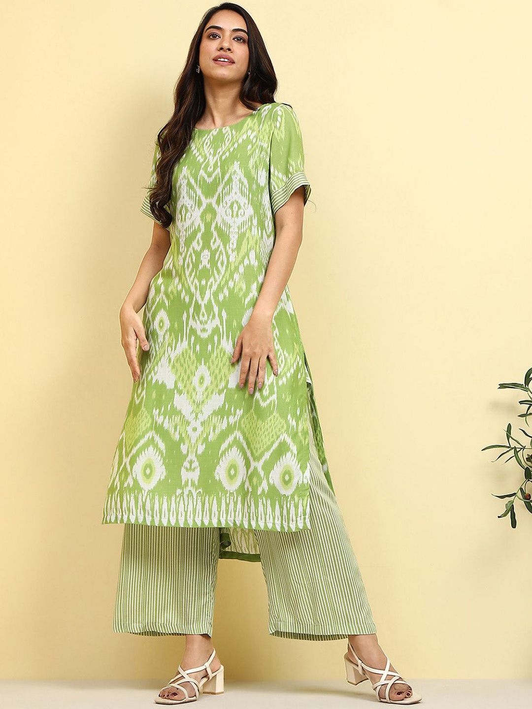 

Biba Ethnic Motifs Printed Round Neck Straight Kurta with Palazzos, Green