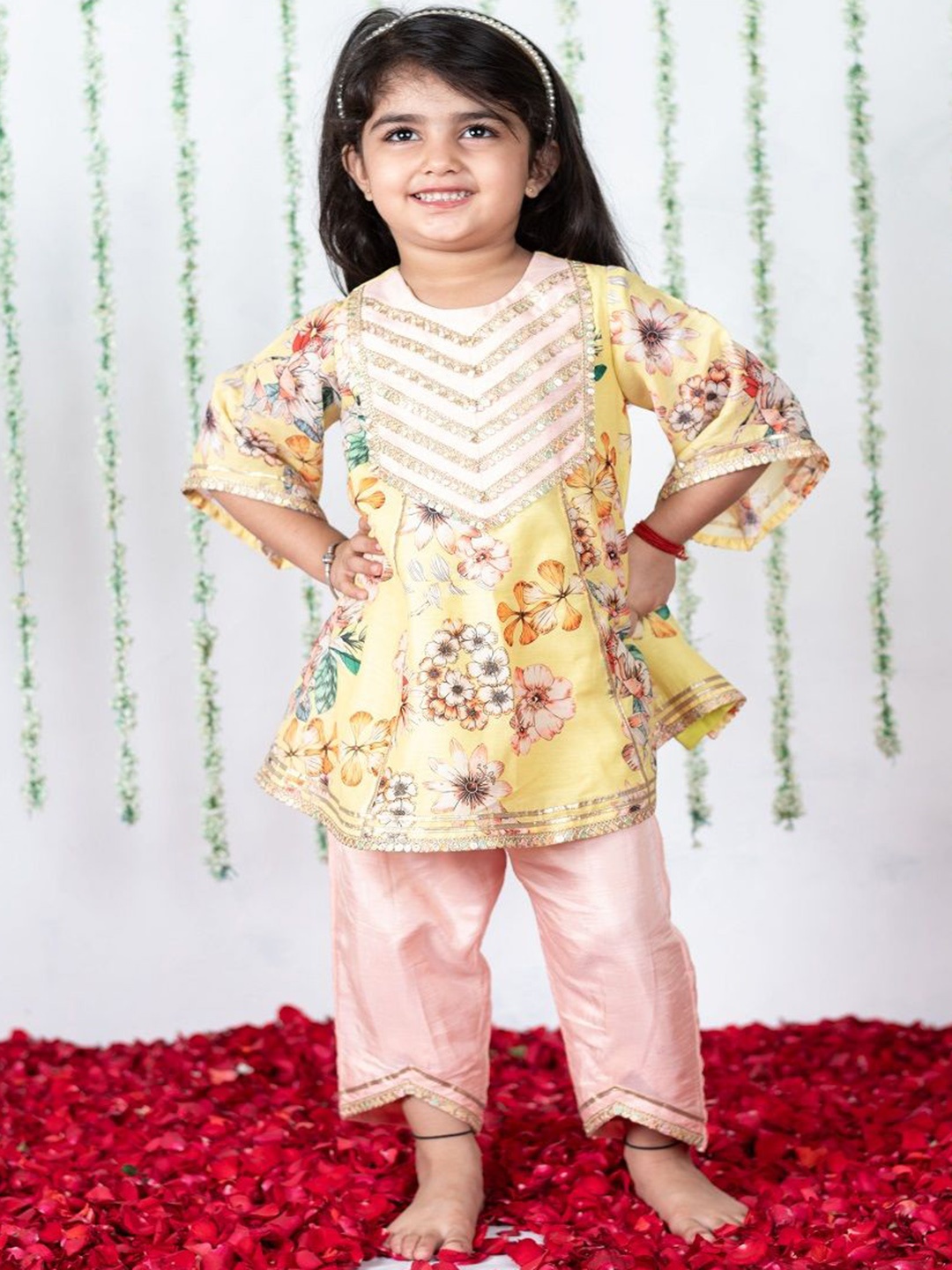 

Li'l Angels Girls Floral Printed Sequinned A-Line Kurti with Trousers, Yellow
