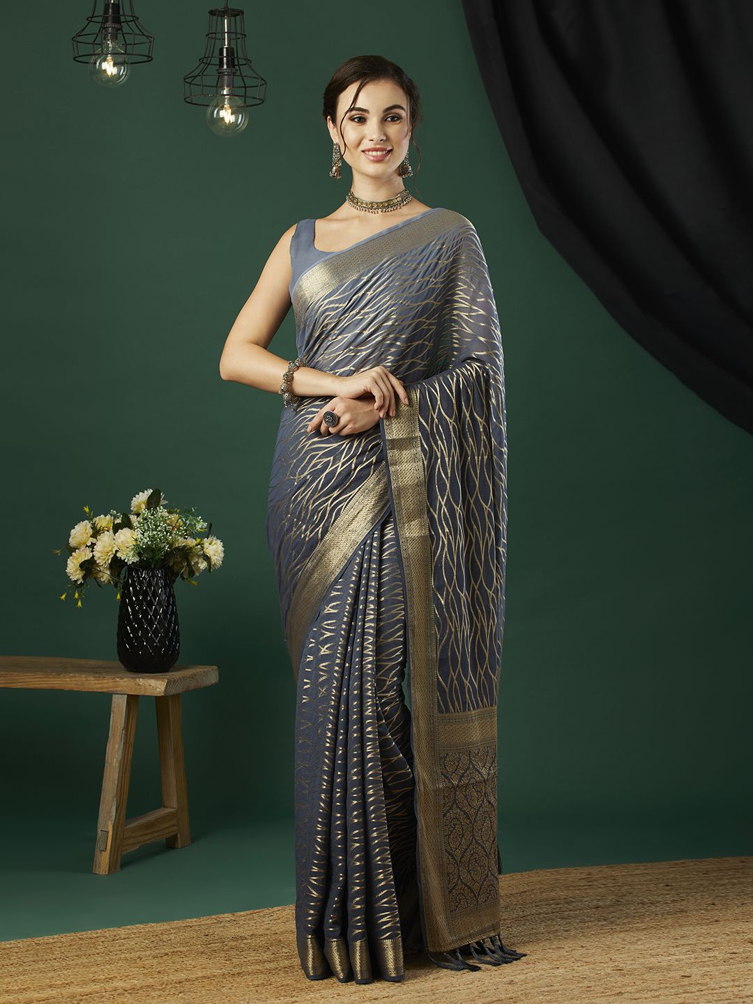 

KAYOMMI Woven Design & Leheriya Zari Silk Saree, Grey
