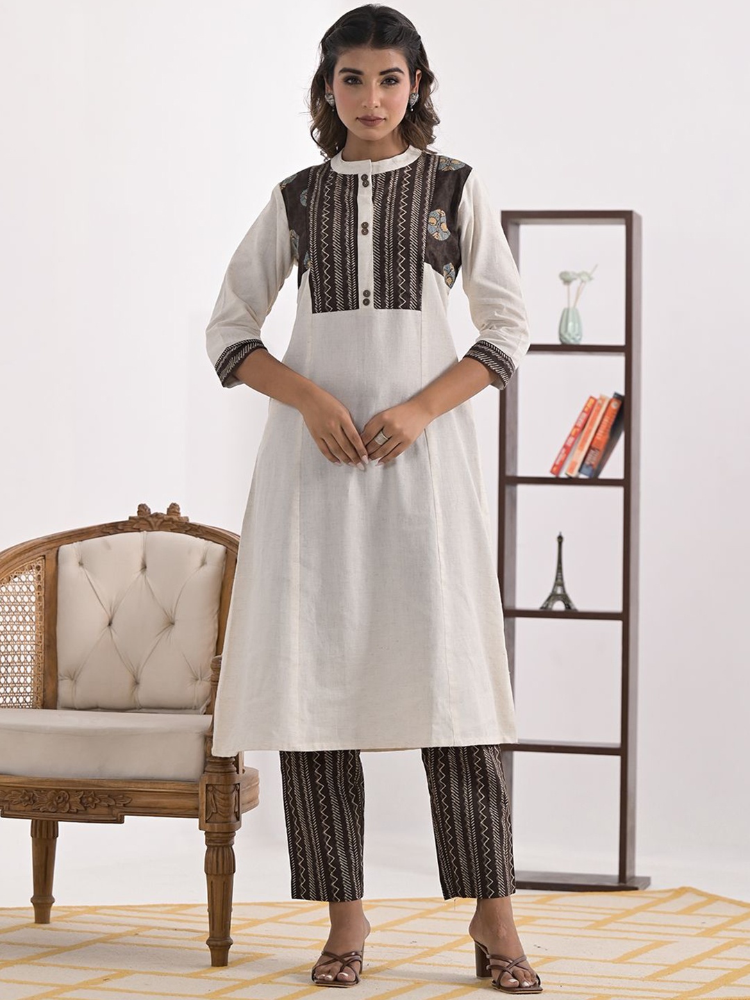 

ARAVALII Ethnic Motifs Yoke Design Thread Work Cotton A-Line Kurta, Cream