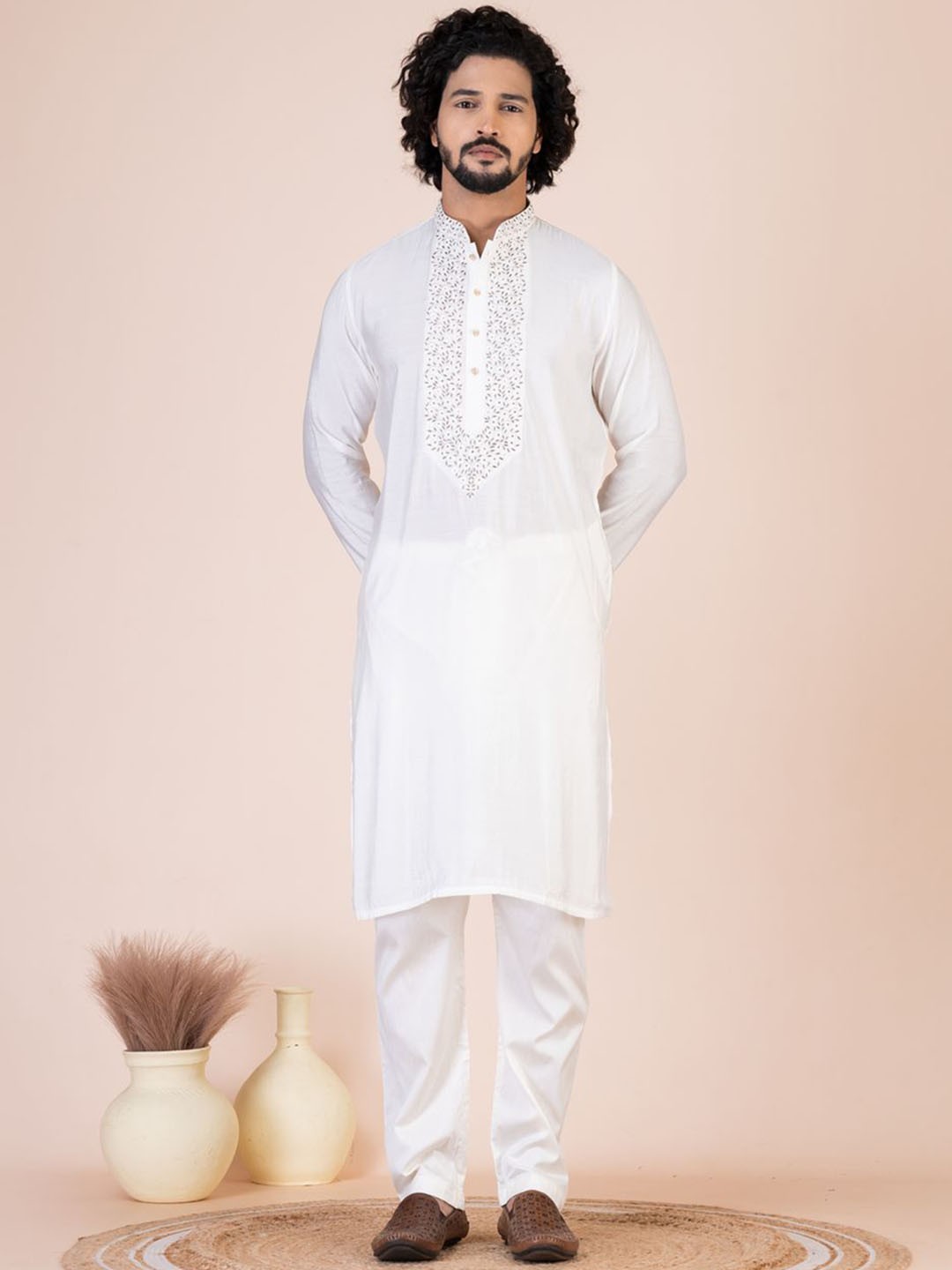 

HU - Handcrafted Uniquely Geometric Yoke Design Chanderi Cotton Straight Kurta, Off white