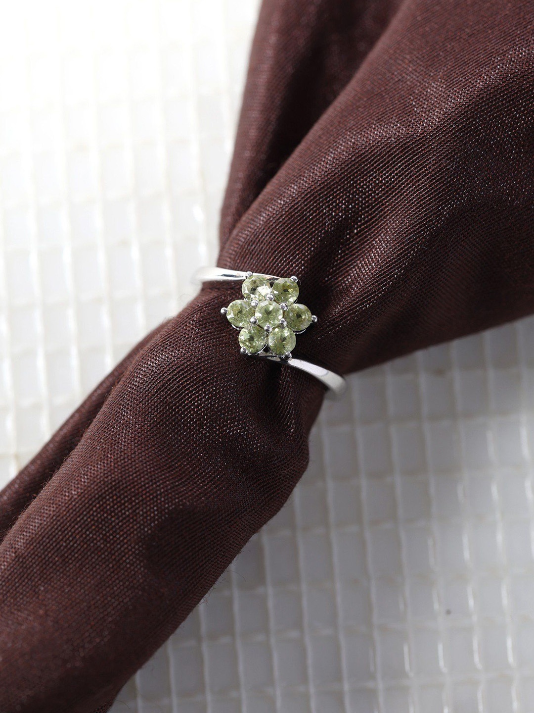 

Exotic India Peridot Gemstone Sterling Silver Flower Design Ring