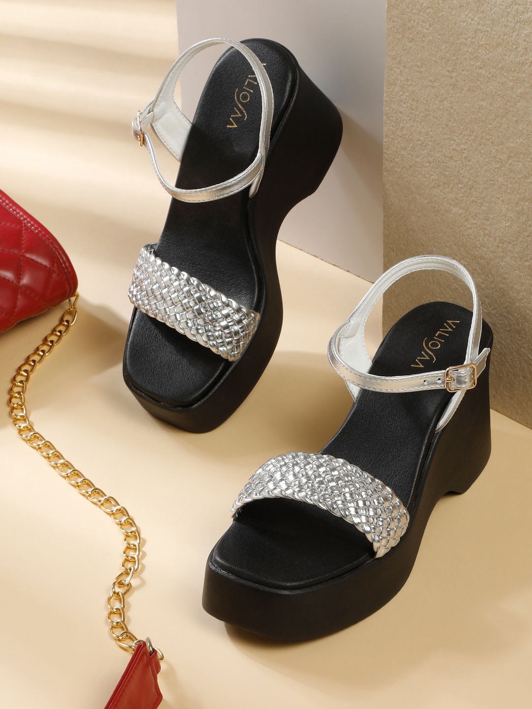 

VALIOSAA Buckle Deaign Braided Ethnic Wedge Sandals, Silver