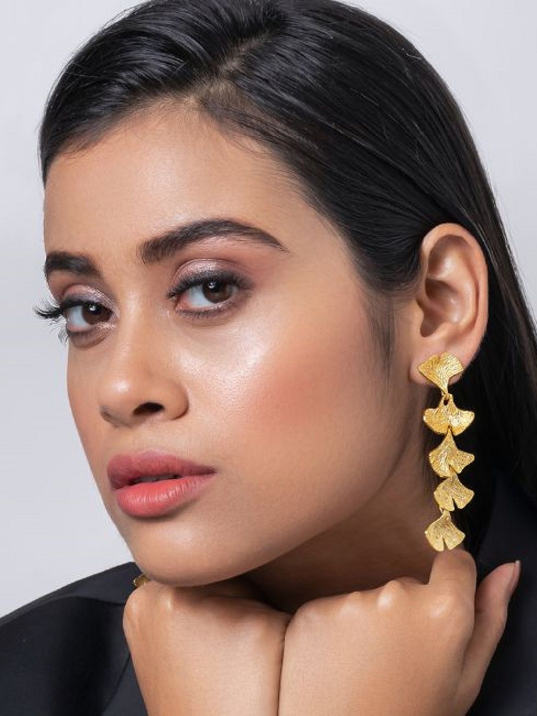 

PUTSTYLE Ginkgo Gold-Plated Leaf Shaped Drop Earrings