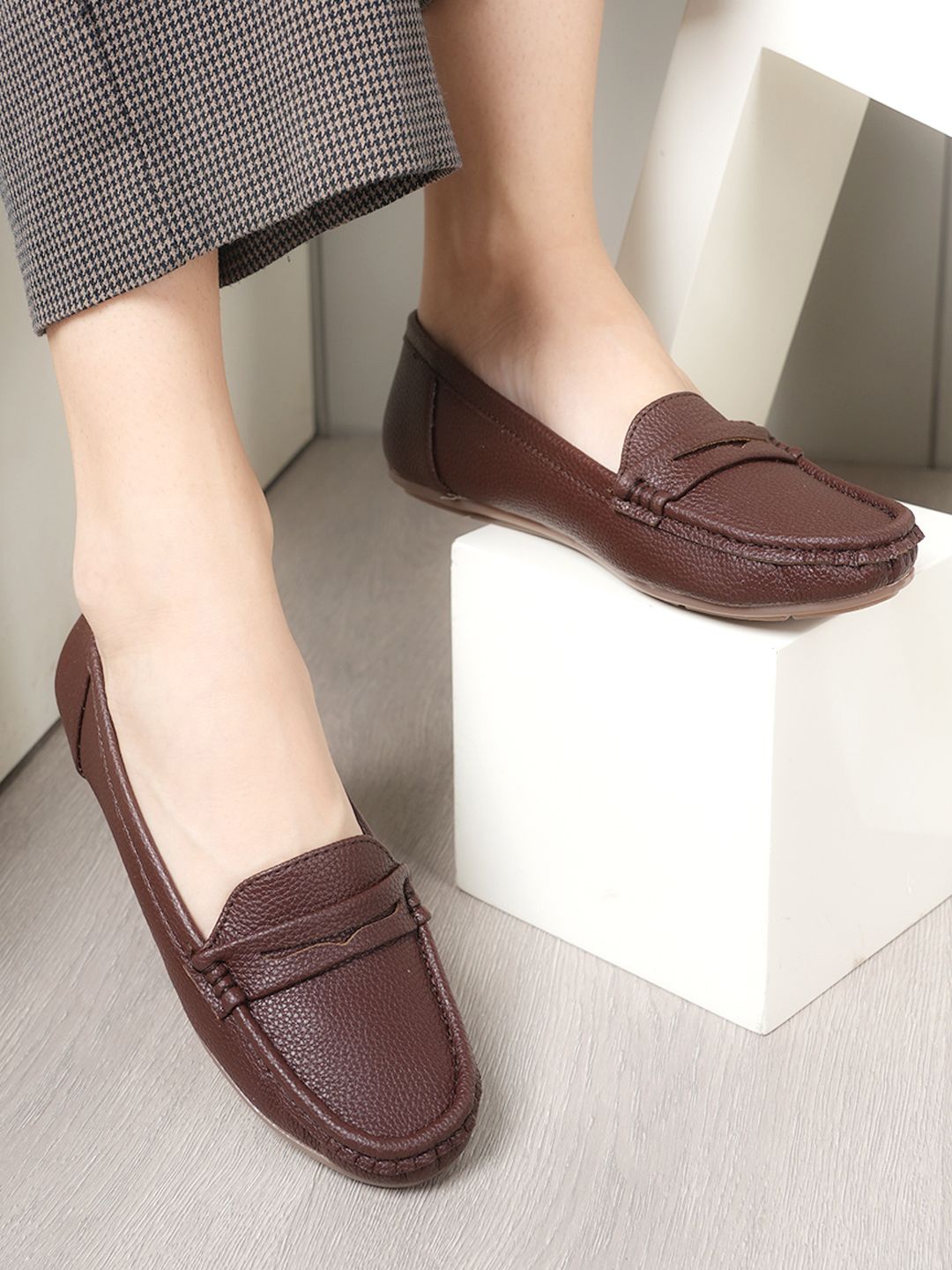 

DressBerry Women Synthetic Loafers, Brown