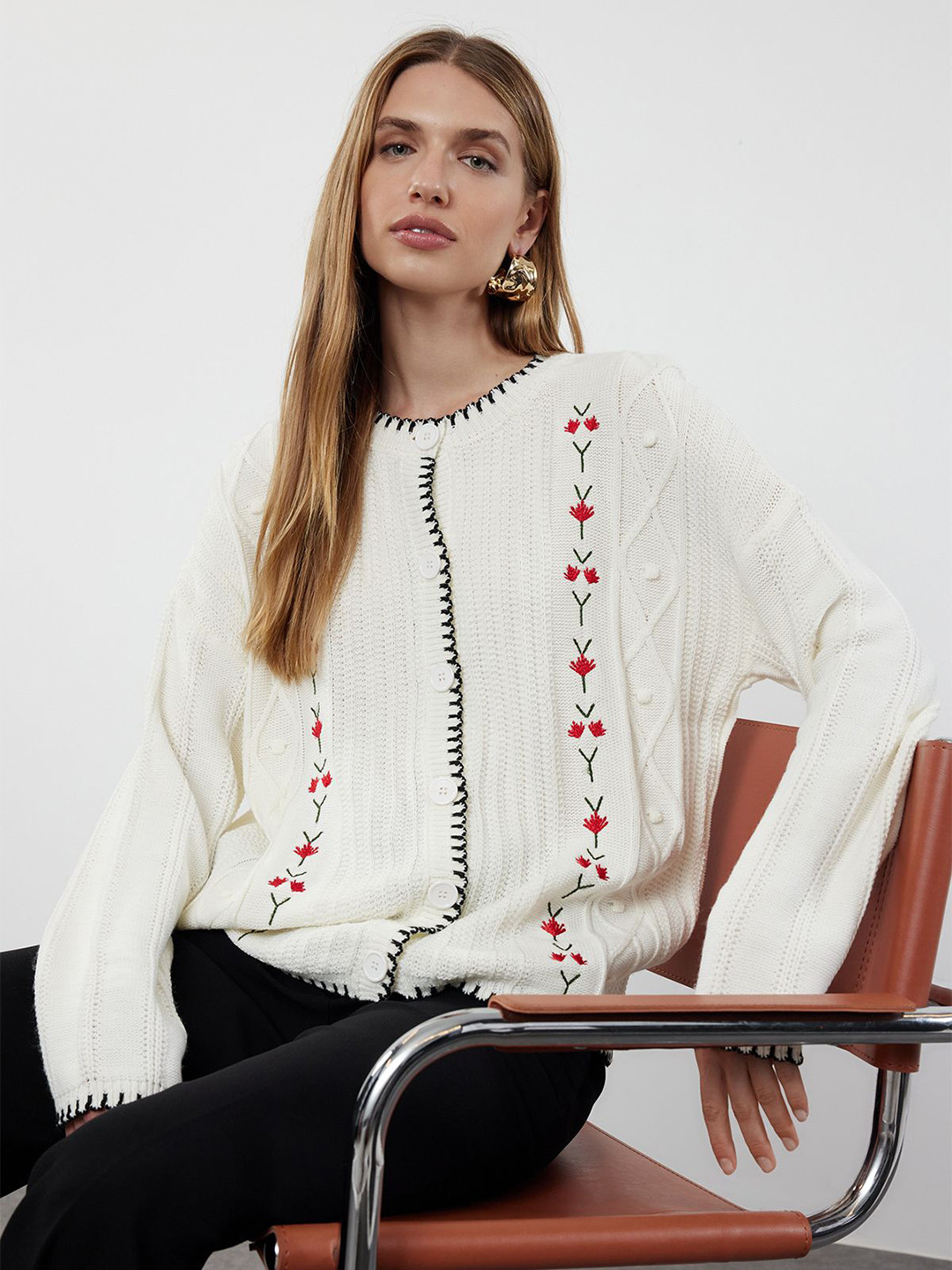 

Trendyol Women Floral Cardigan with Embroidered Detail, White