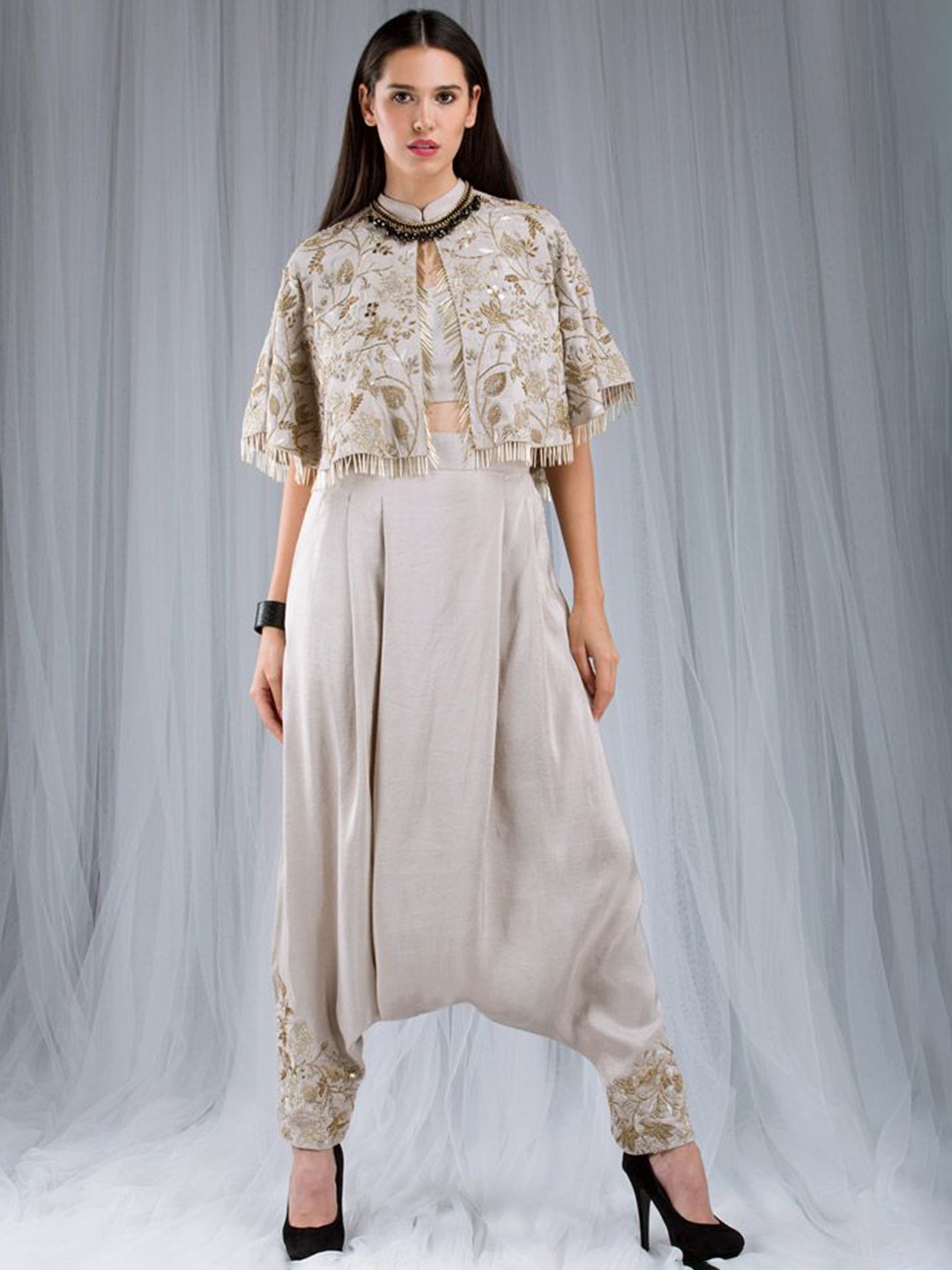 

Payal Singhal Cape with Bustier & Low Crotch Pant Co-Ords, Grey