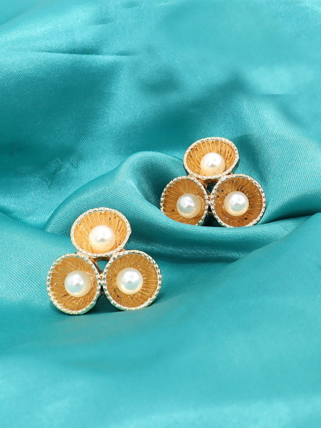 

FIMBUL Gold-Plated Triangular Stainless Steel Pearls Studded Earrings